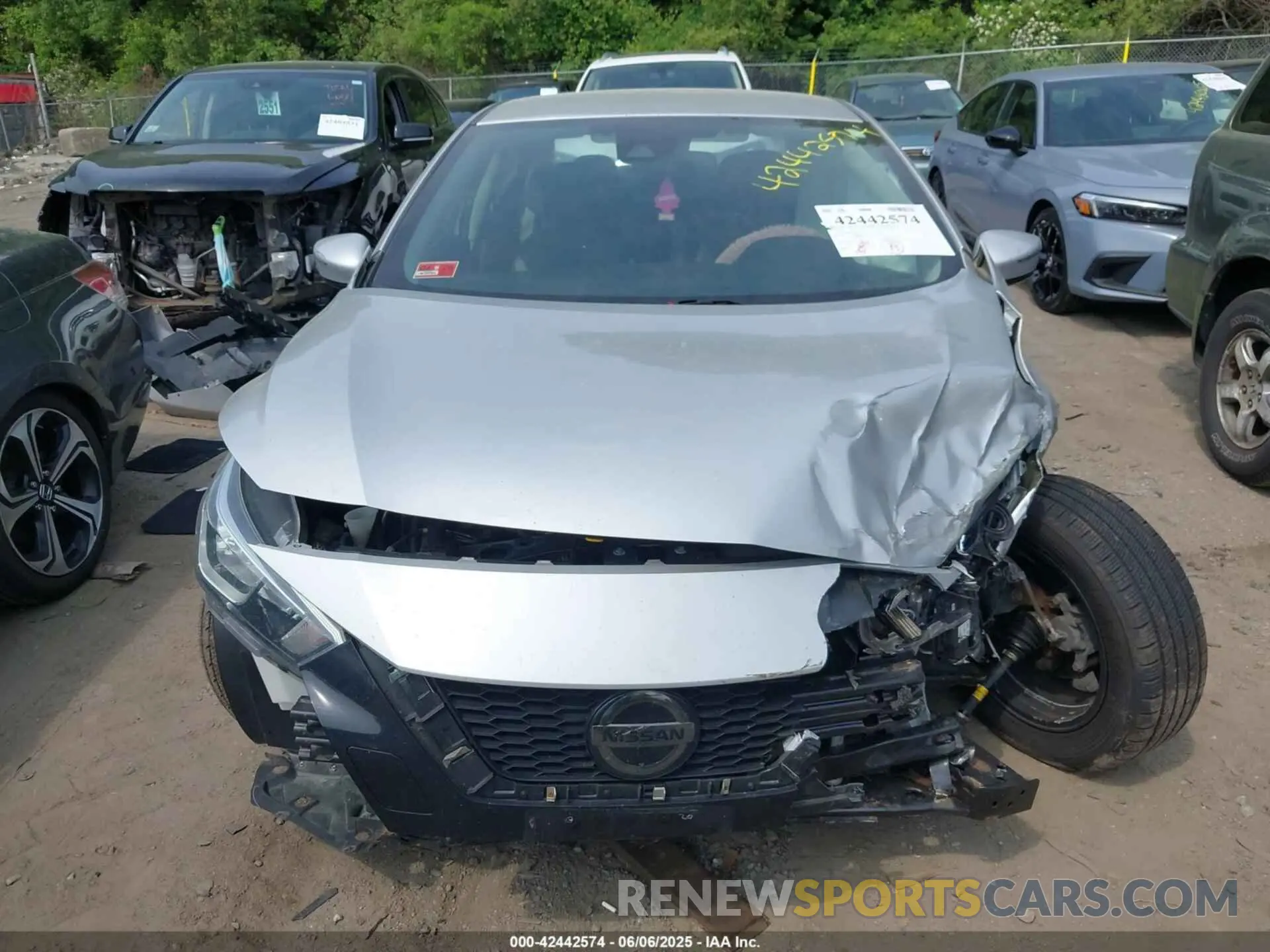 13 Photograph of a damaged car 3N1CN8EV0LL863571 NISSAN VERSA 2020