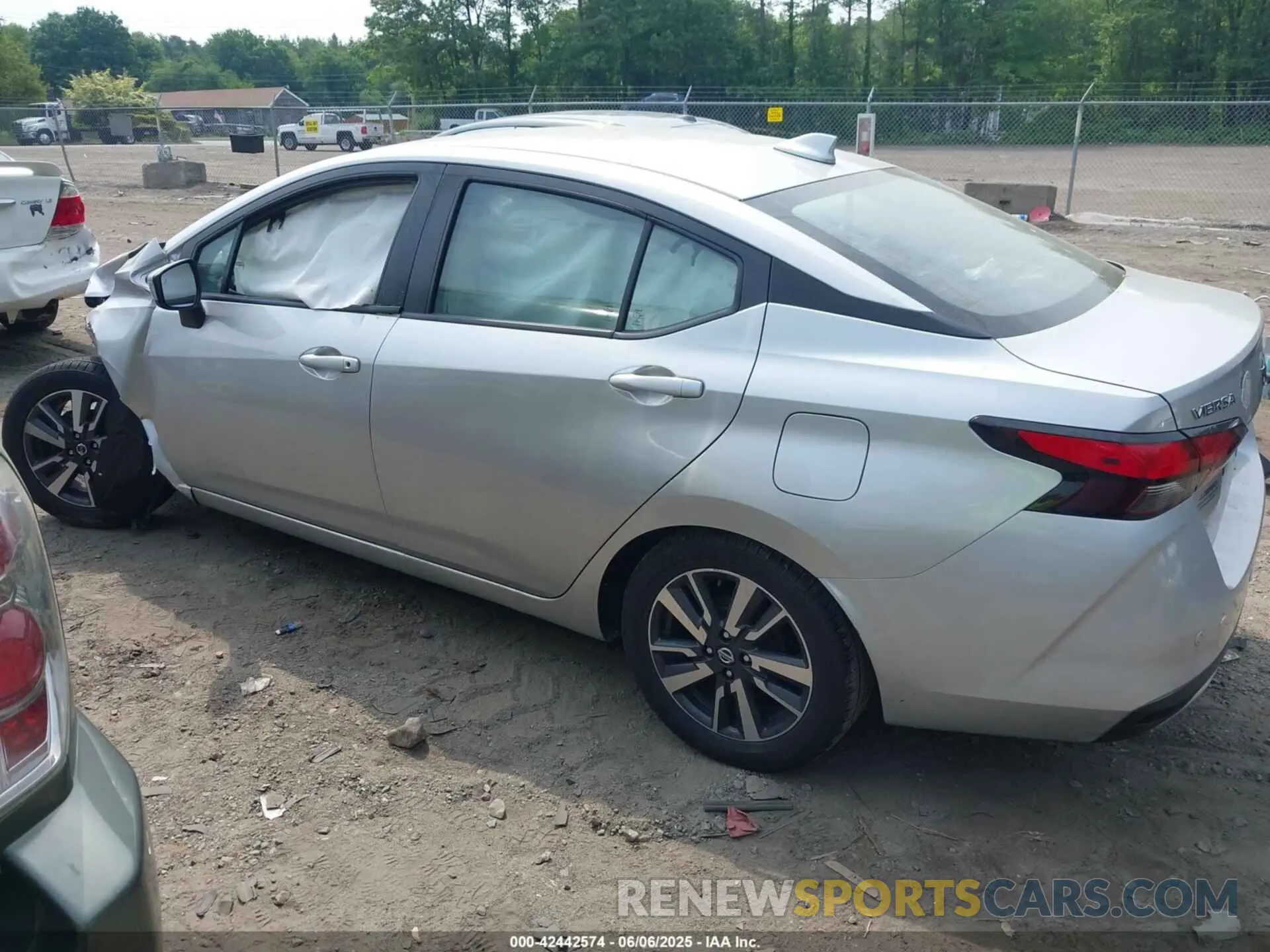 15 Photograph of a damaged car 3N1CN8EV0LL863571 NISSAN VERSA 2020