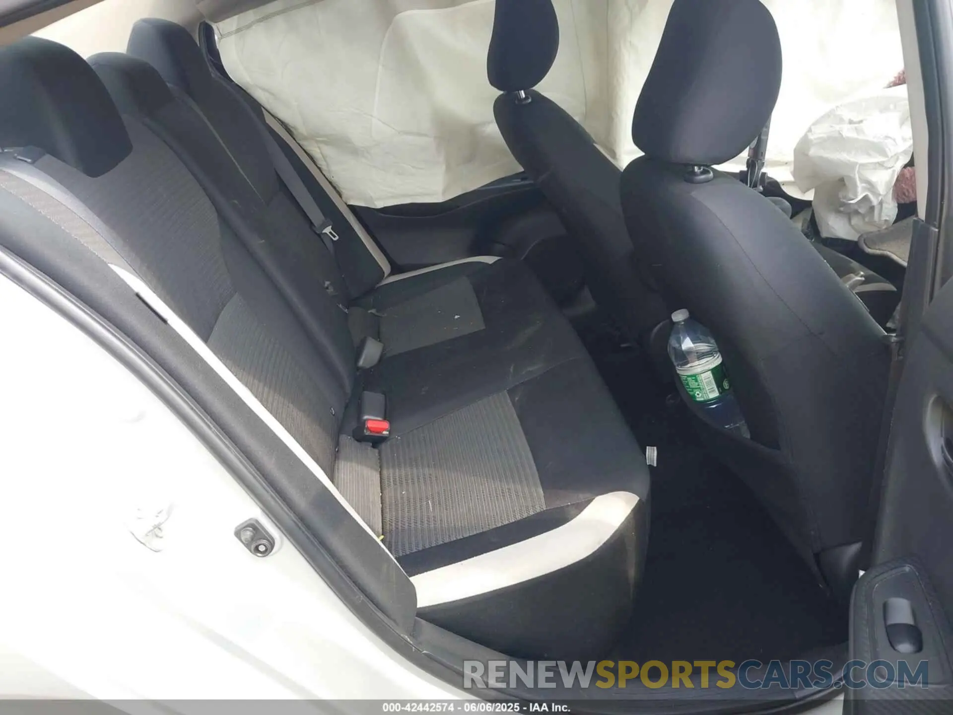 8 Photograph of a damaged car 3N1CN8EV0LL863571 NISSAN VERSA 2020