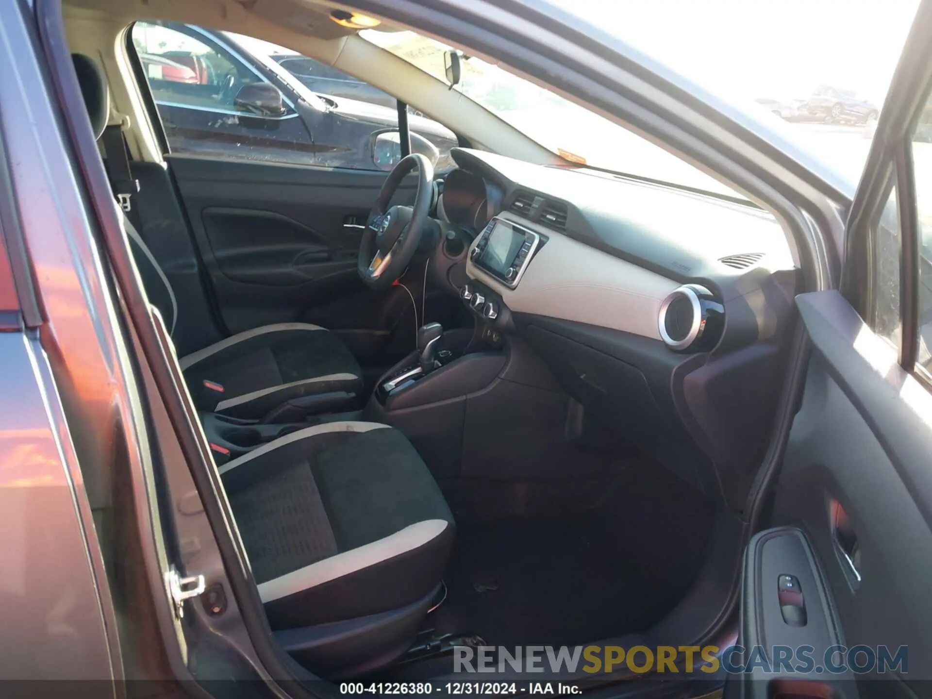 5 Photograph of a damaged car 3N1CN8EV1LL810104 NISSAN VERSA 2020