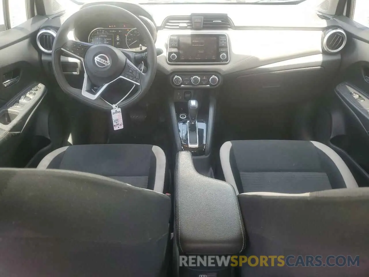 8 Photograph of a damaged car 3N1CN8EV1LL880363 NISSAN VERSA 2020