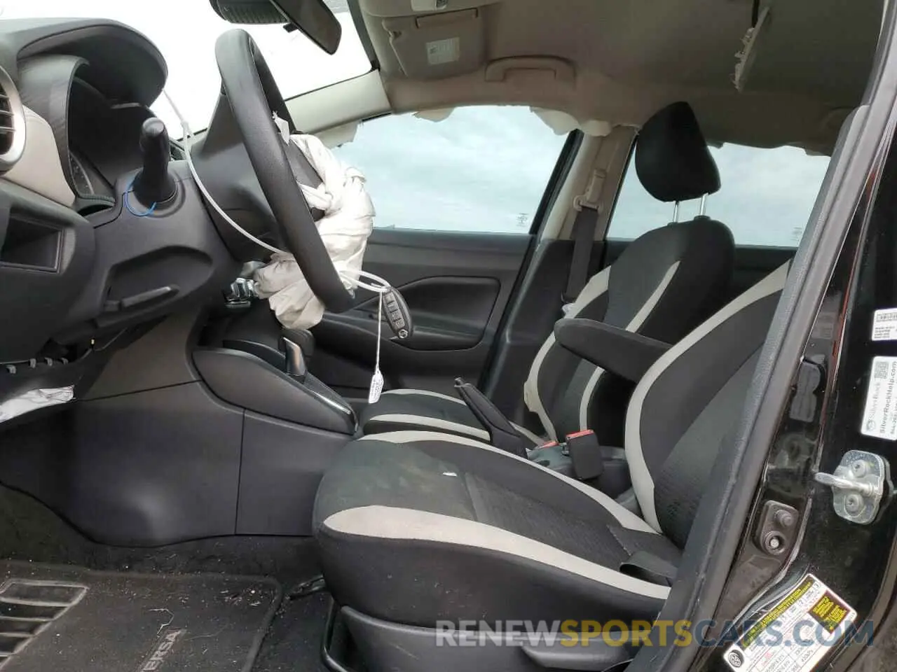 7 Photograph of a damaged car 3N1CN8EV2LL816283 NISSAN VERSA 2020