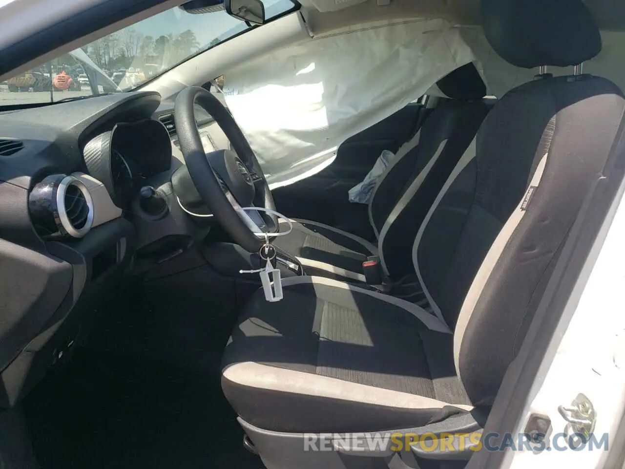 7 Photograph of a damaged car 3N1CN8EV2LL844827 NISSAN VERSA 2020