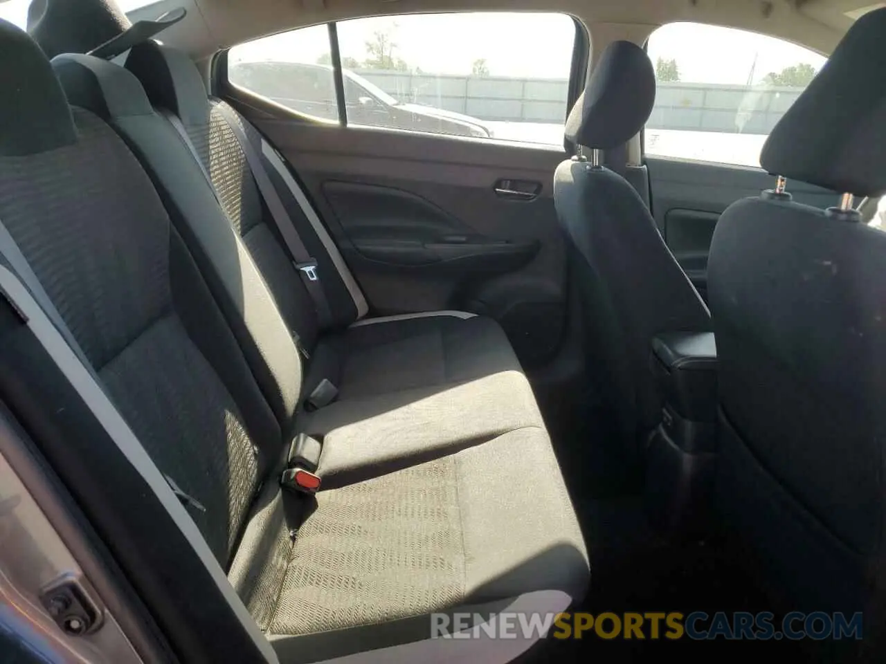 10 Photograph of a damaged car 3N1CN8EV3LL846358 NISSAN VERSA 2020