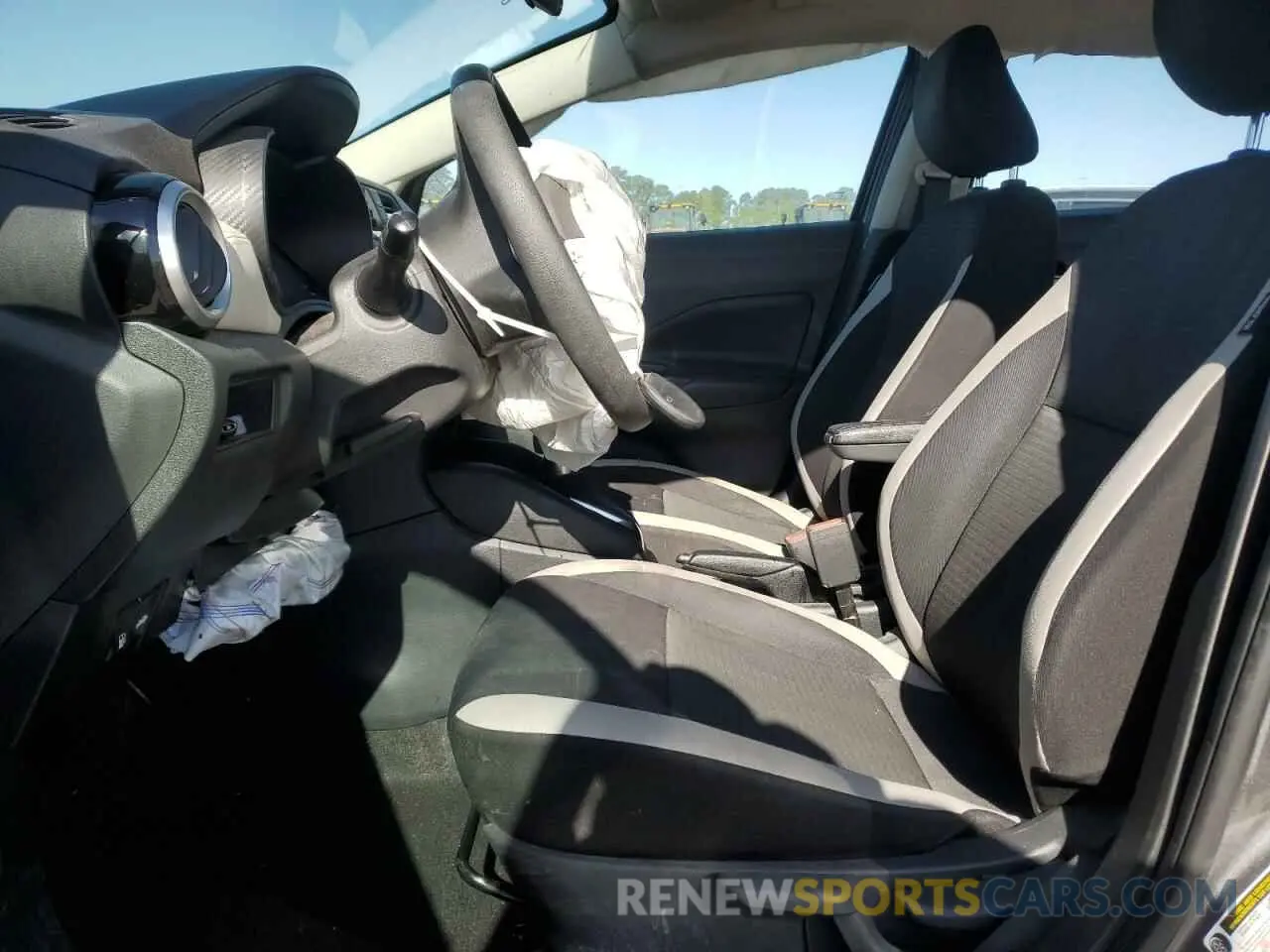 7 Photograph of a damaged car 3N1CN8EV3LL846358 NISSAN VERSA 2020