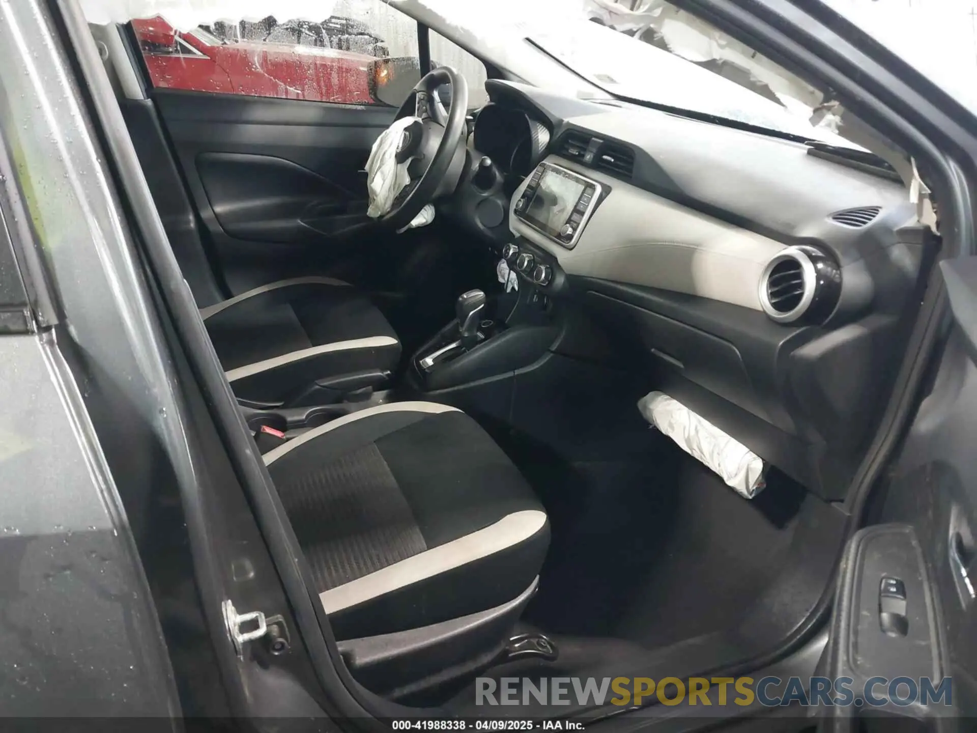 5 Photograph of a damaged car 3N1CN8EV4LL916384 NISSAN VERSA 2020