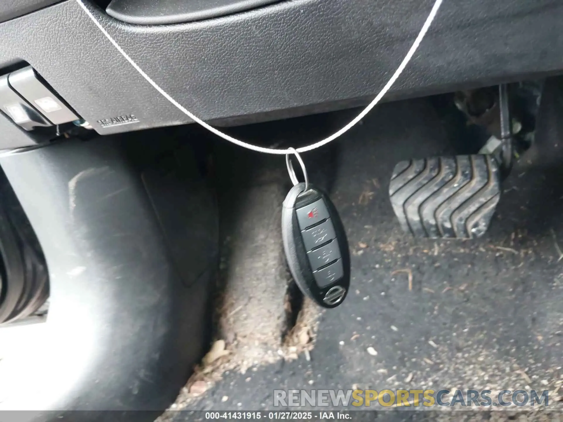 11 Photograph of a damaged car 3N1CN8EV5LL844143 NISSAN VERSA 2020