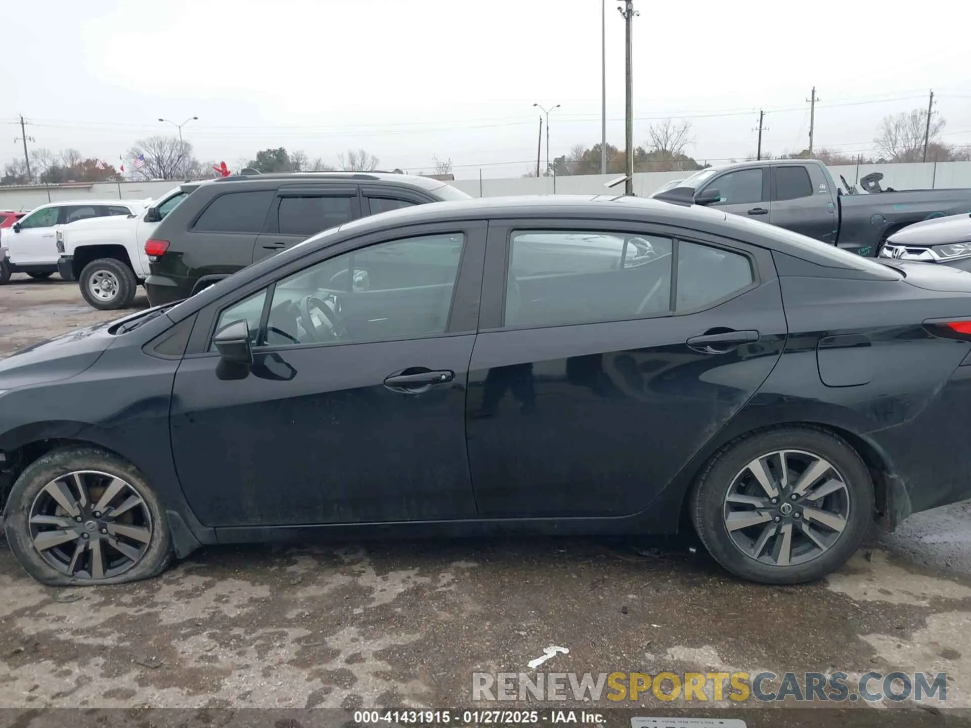 14 Photograph of a damaged car 3N1CN8EV5LL844143 NISSAN VERSA 2020