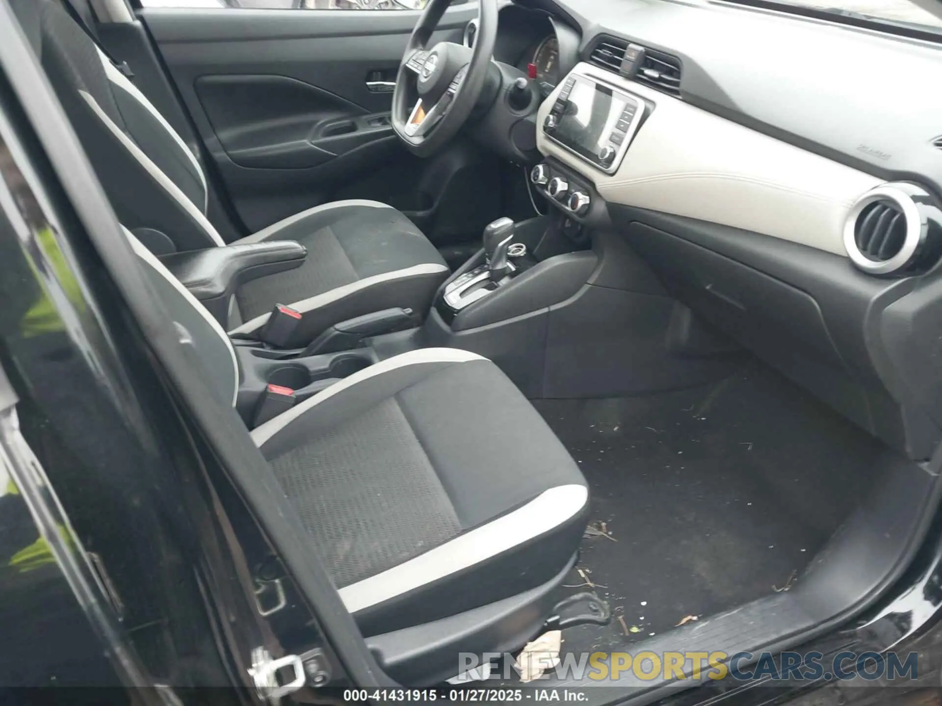 5 Photograph of a damaged car 3N1CN8EV5LL844143 NISSAN VERSA 2020