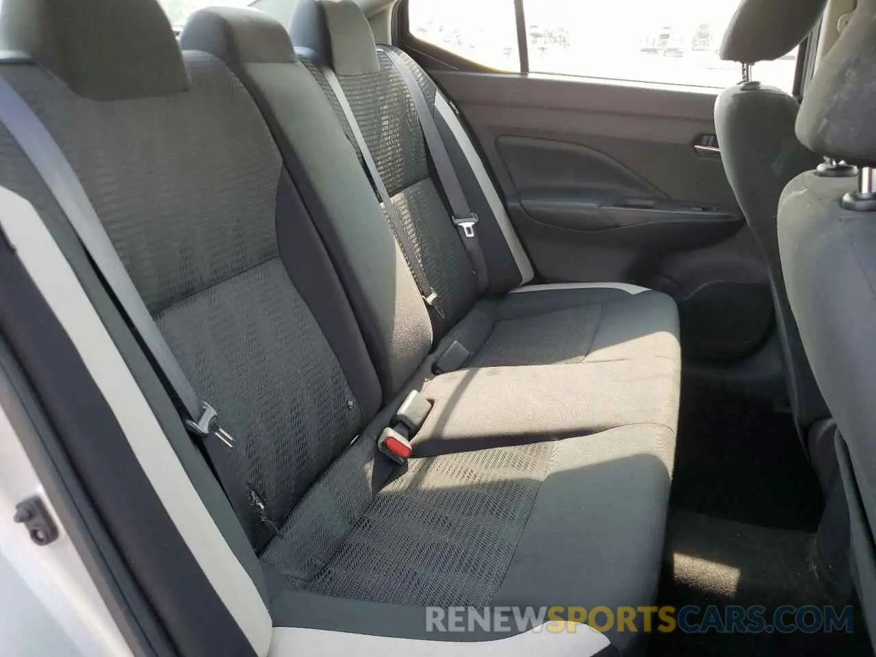 10 Photograph of a damaged car 3N1CN8EV7LL824363 NISSAN VERSA 2020
