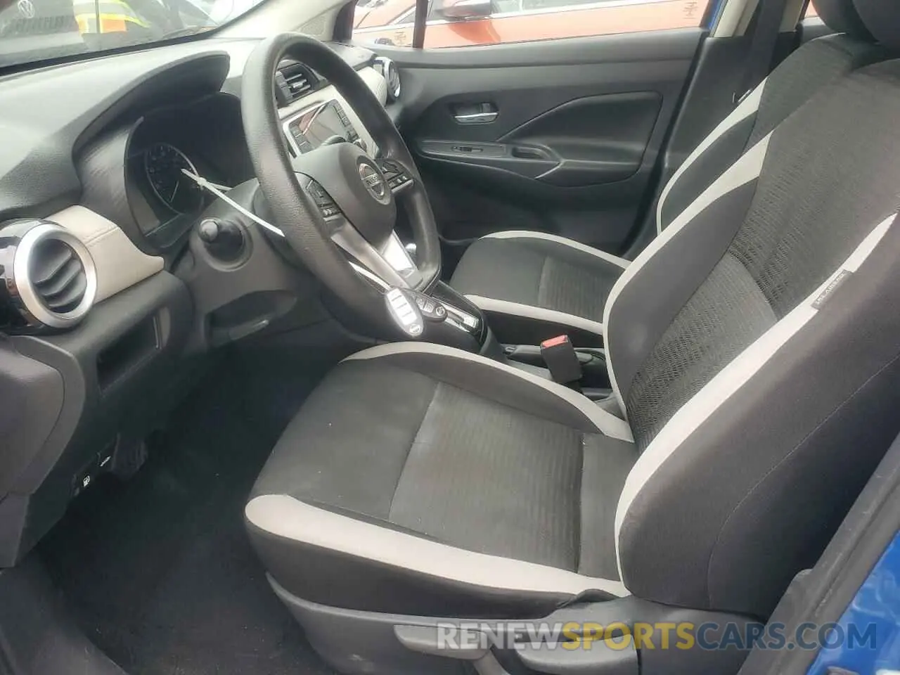 7 Photograph of a damaged car 3N1CN8EV8LL870882 NISSAN VERSA 2020