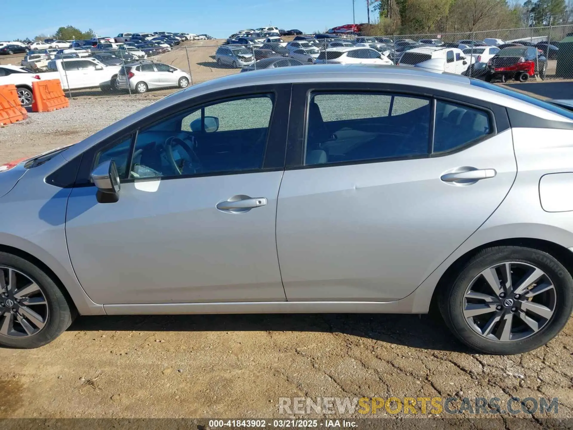 15 Photograph of a damaged car 3N1CN8EV8LL875113 NISSAN VERSA 2020