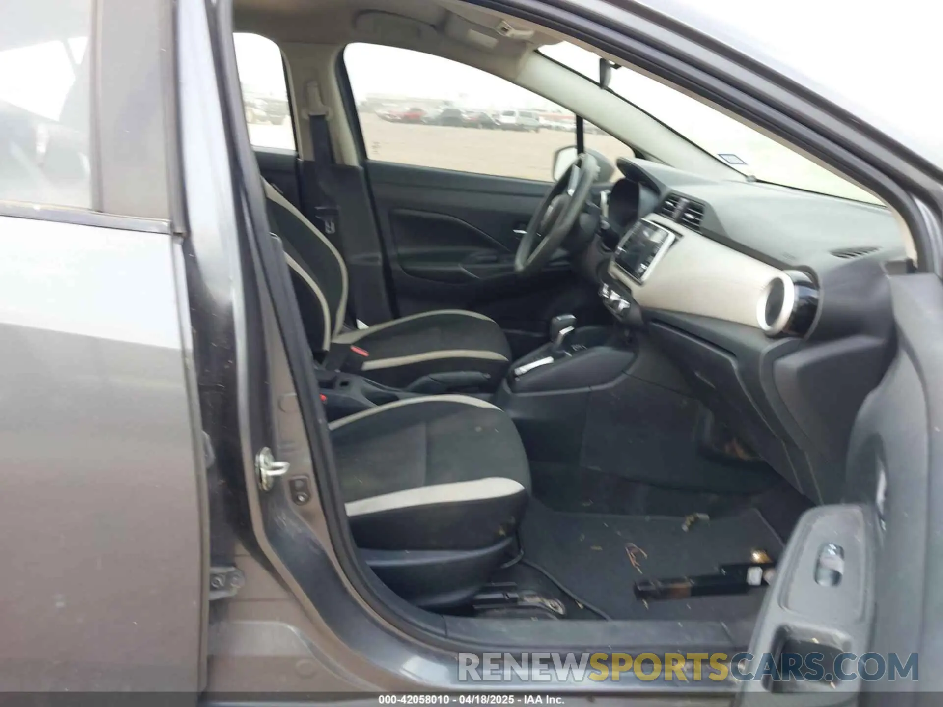 5 Photograph of a damaged car 3N1CN8EV8LL895524 NISSAN VERSA 2020