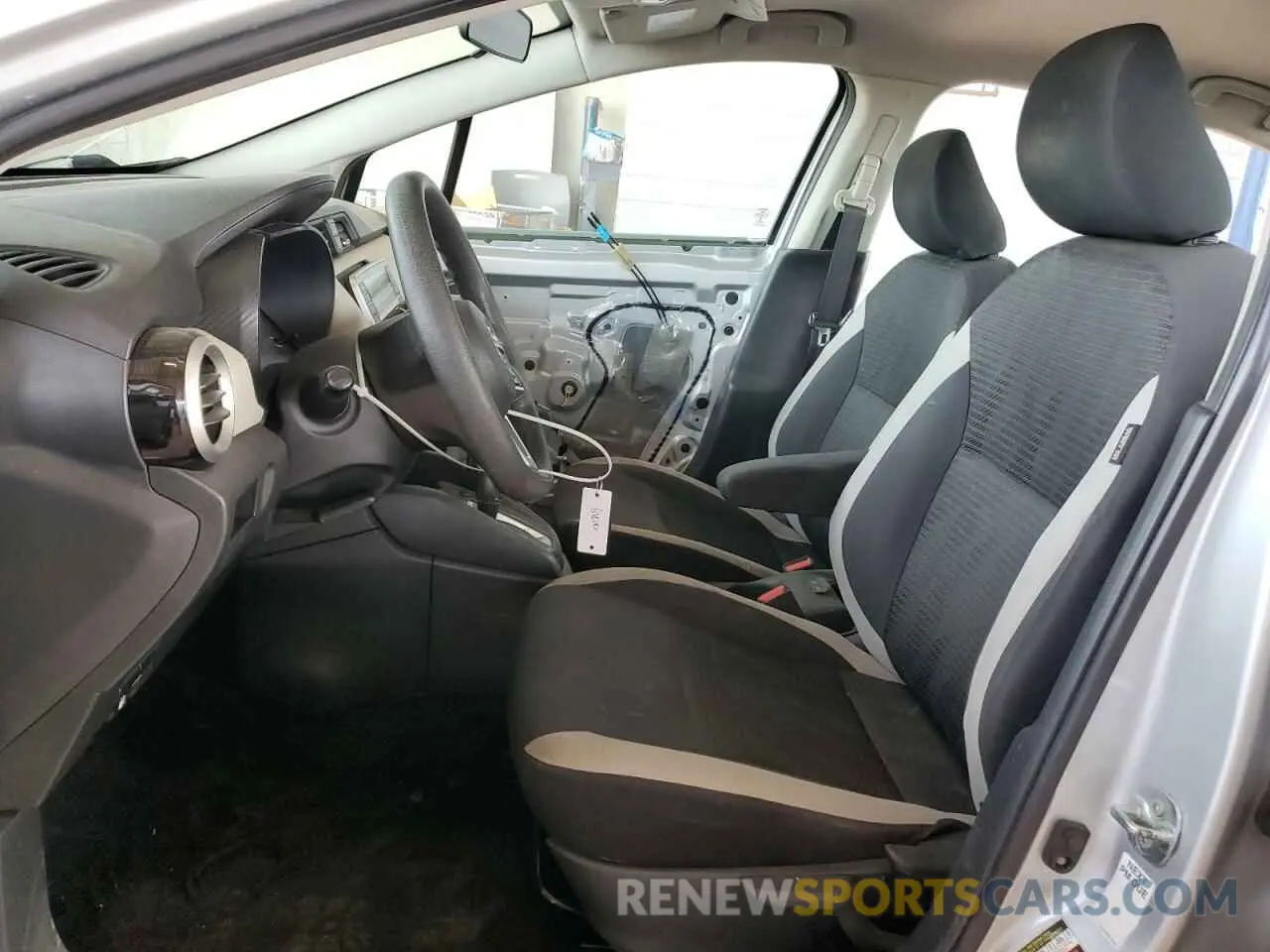 7 Photograph of a damaged car 3N1CN8EV9LL818841 NISSAN VERSA 2020