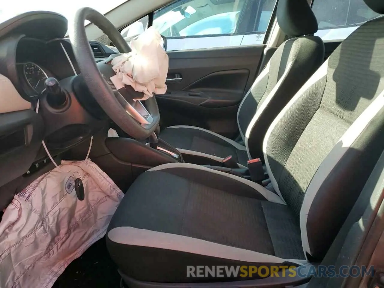 7 Photograph of a damaged car 3N1CN8EV9LL860345 NISSAN VERSA 2020