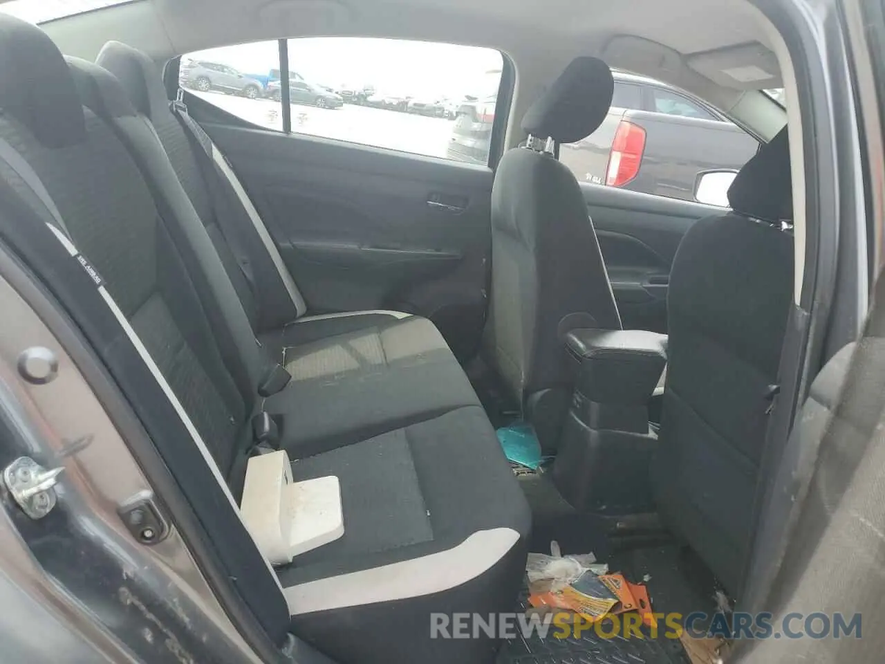 10 Photograph of a damaged car 3N1CN8EV9LL921953 NISSAN VERSA 2020