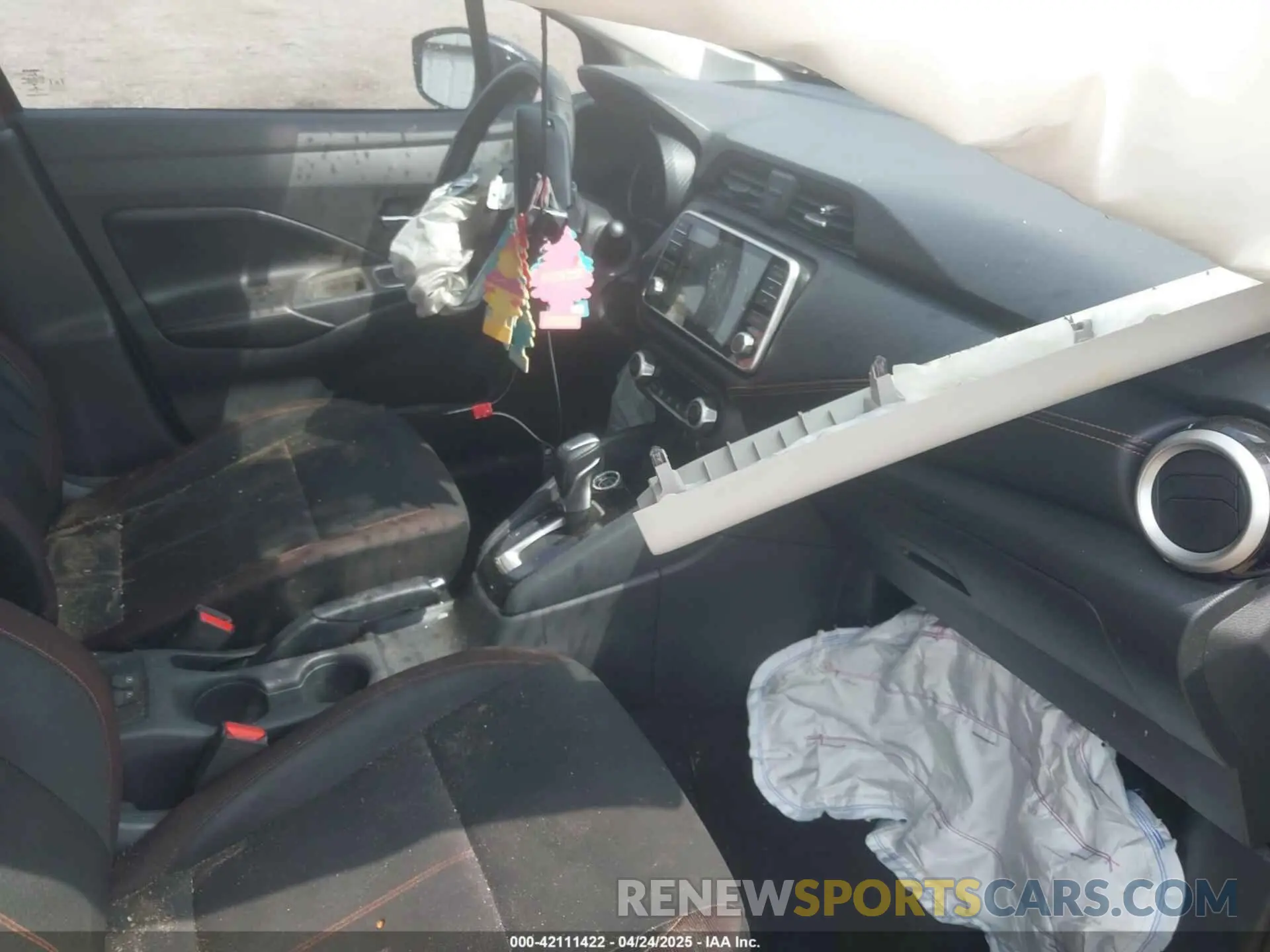 5 Photograph of a damaged car 3N1CN8FV0LL805376 NISSAN VERSA 2020