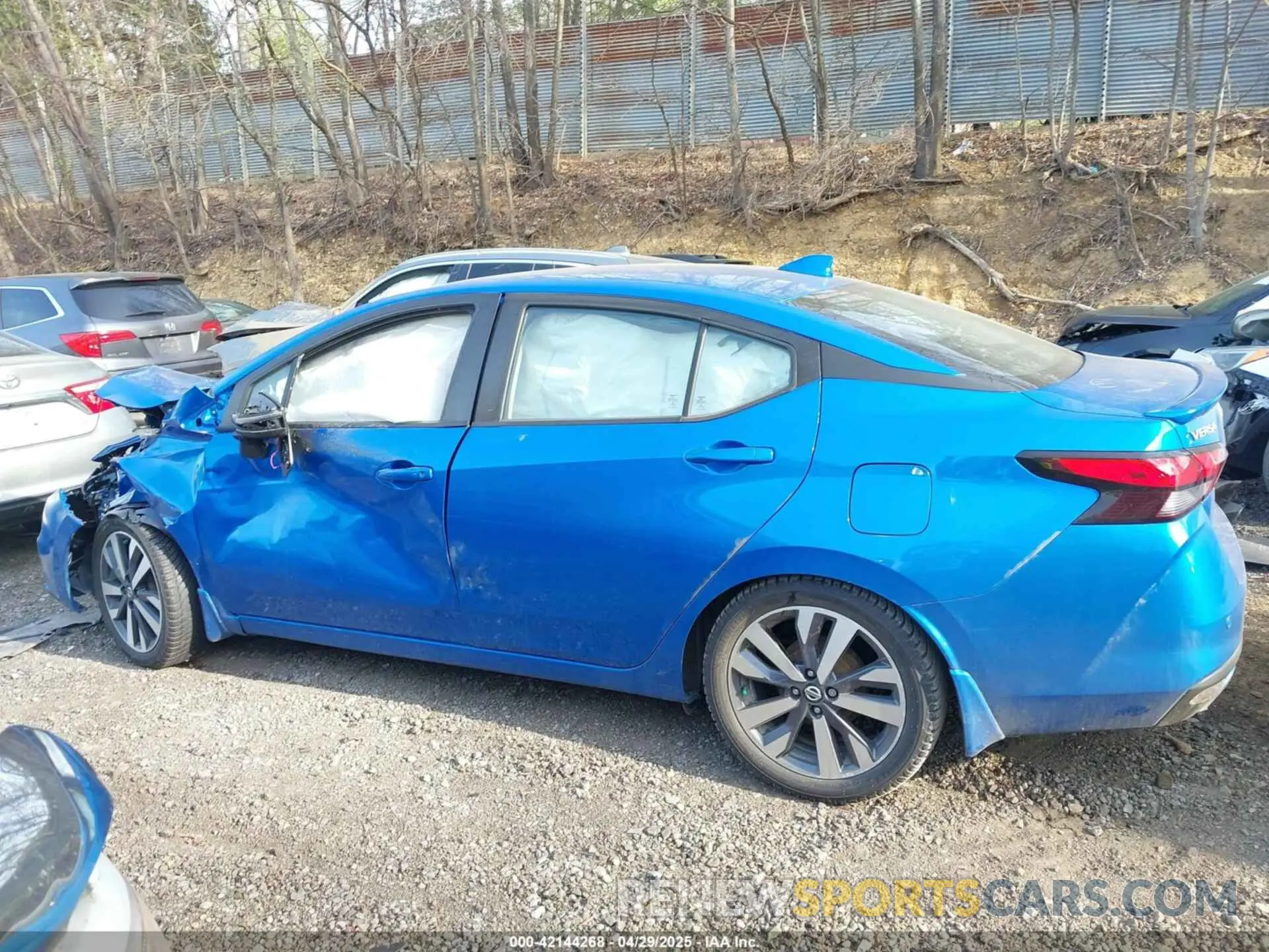 15 Photograph of a damaged car 3N1CN8FV1LL808464 NISSAN VERSA 2020