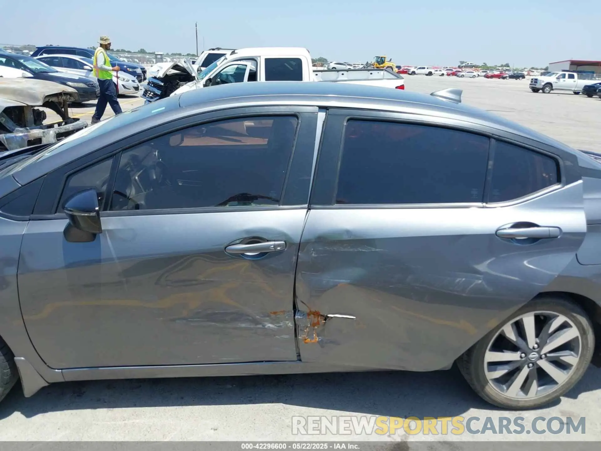 14 Photograph of a damaged car 3N1CN8FV2LL890009 NISSAN VERSA 2020