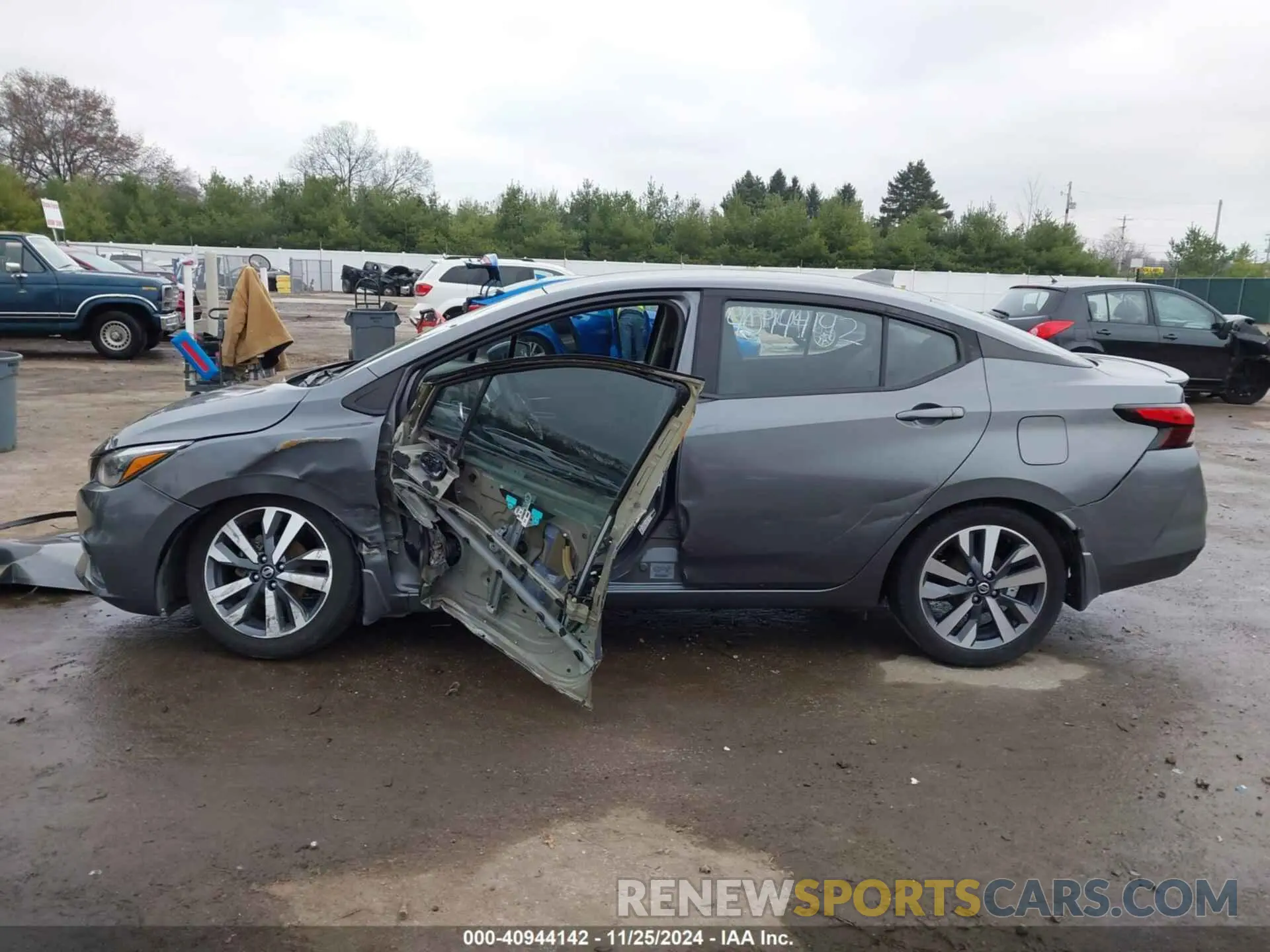 15 Photograph of a damaged car 3N1CN8FV6LL800327 NISSAN VERSA 2020