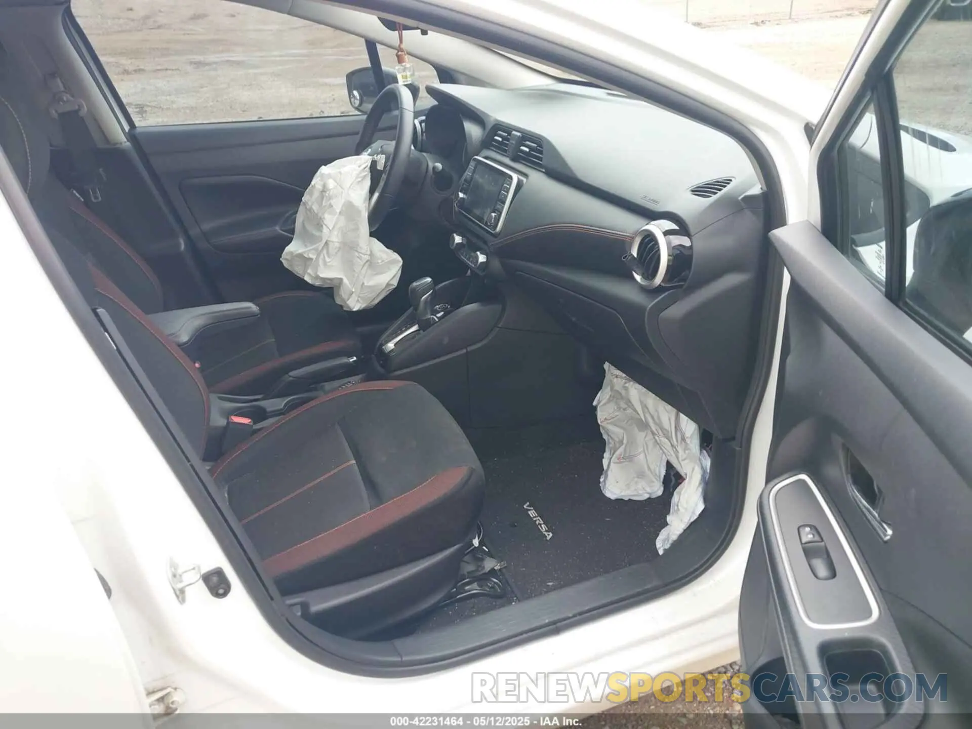5 Photograph of a damaged car 3N1CN8FV6LL901769 NISSAN VERSA 2020