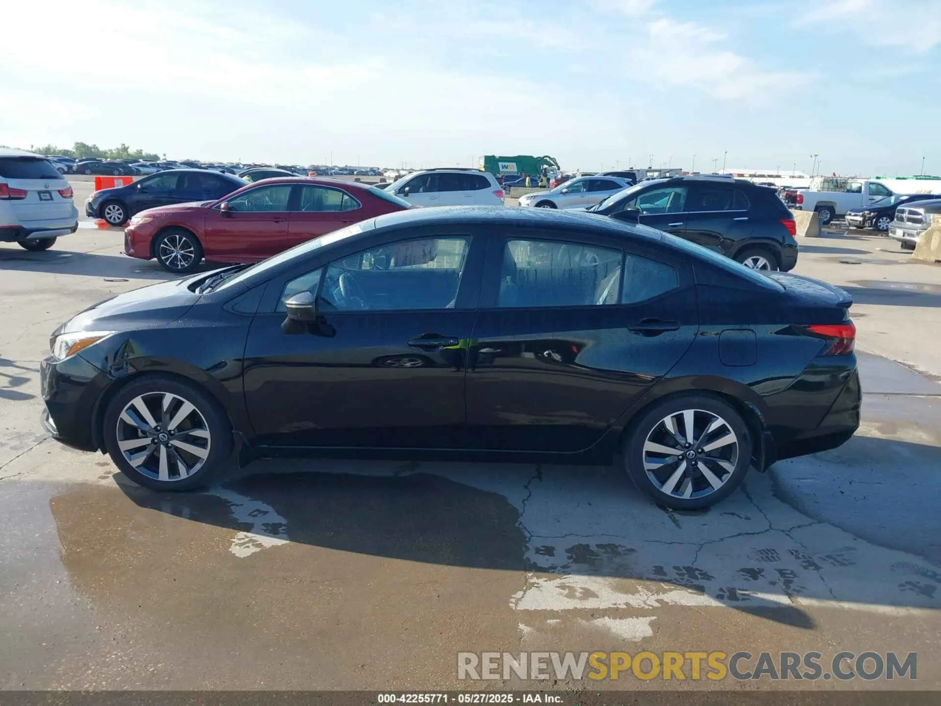 14 Photograph of a damaged car 3N1CN8FV7LL828914 NISSAN VERSA 2020