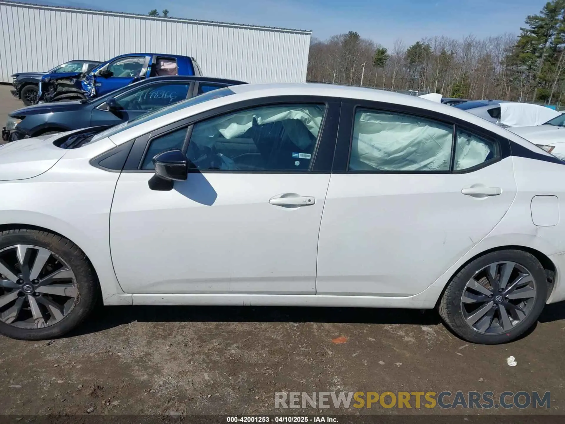 15 Photograph of a damaged car 3N1CN8FV7LL867258 NISSAN VERSA 2020