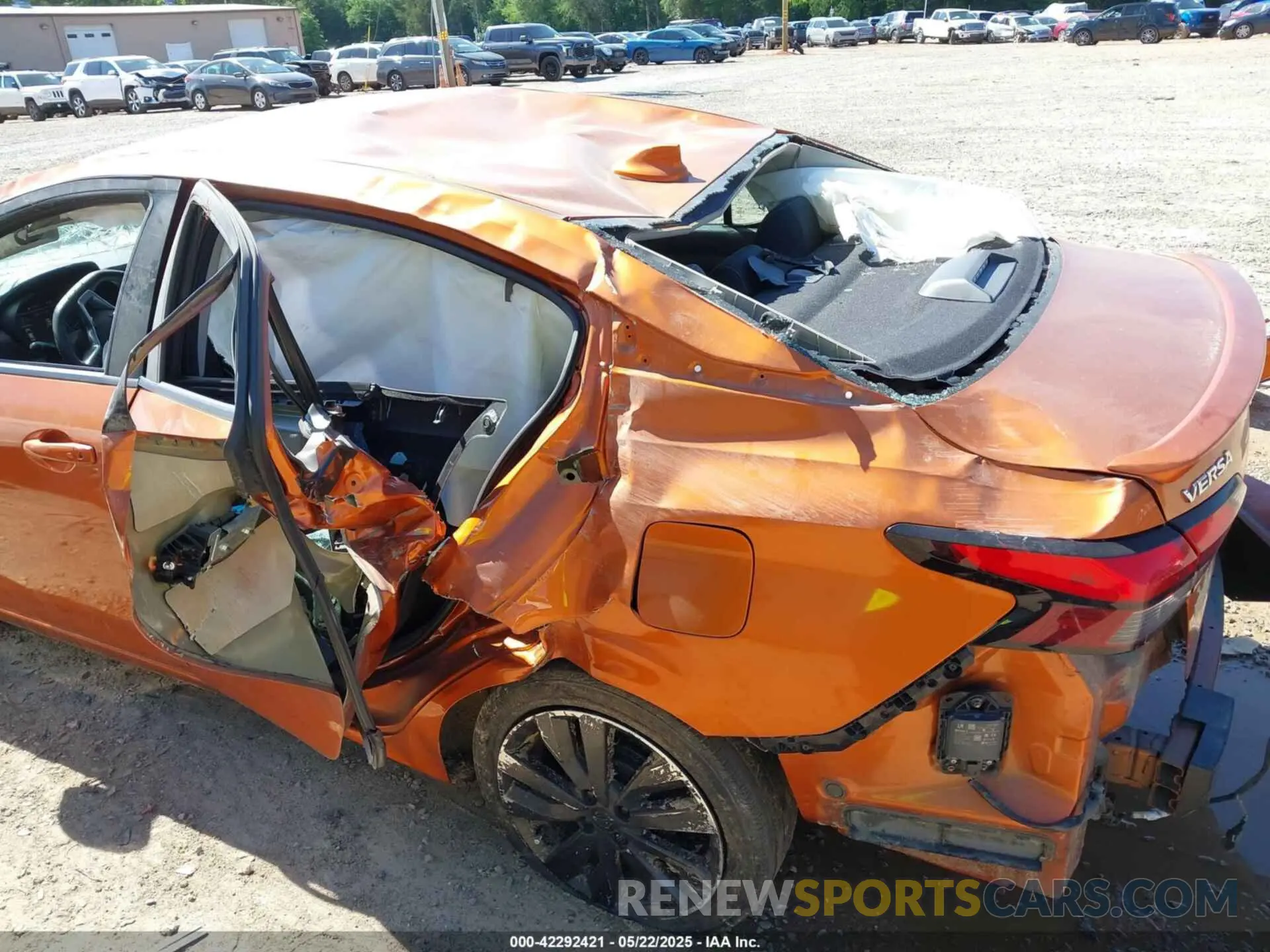 15 Photograph of a damaged car 3N1CN8FV8LL902633 NISSAN VERSA 2020