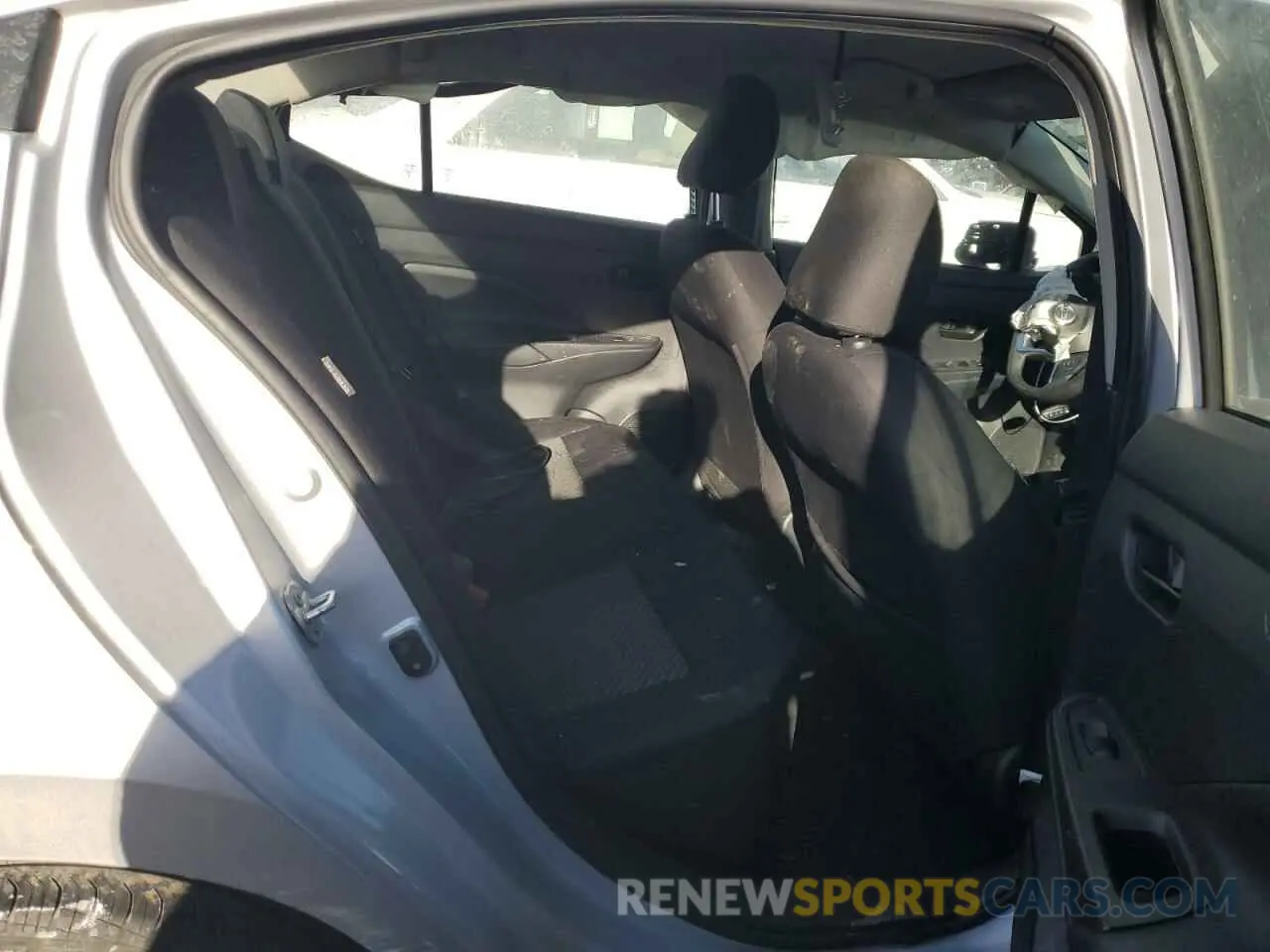 10 Photograph of a damaged car 3N1CN8DV0ML908186 NISSAN VERSA 2021