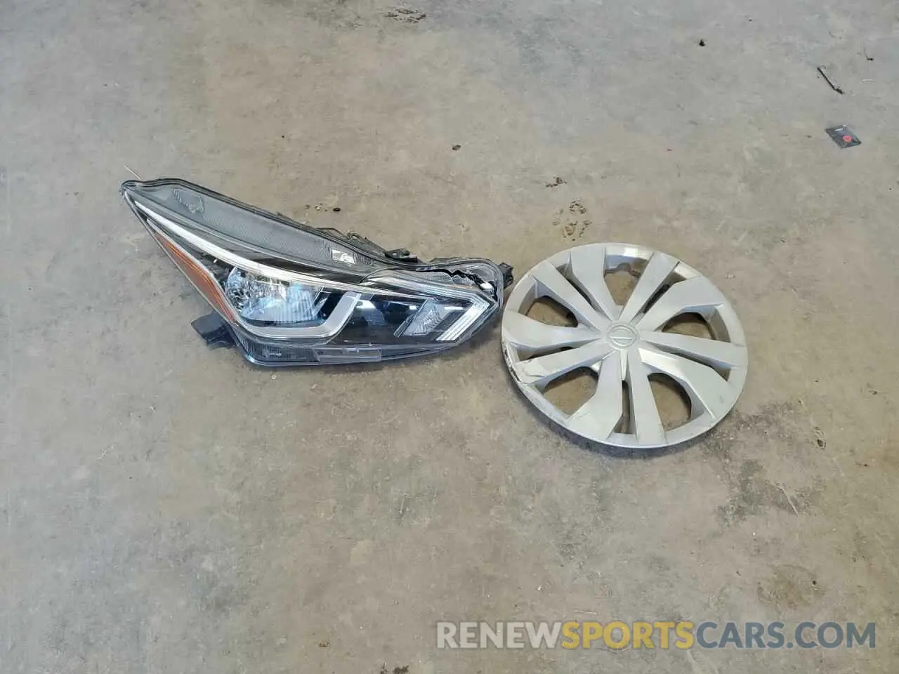 12 Photograph of a damaged car 3N1CN8DV1ML807643 NISSAN VERSA 2021