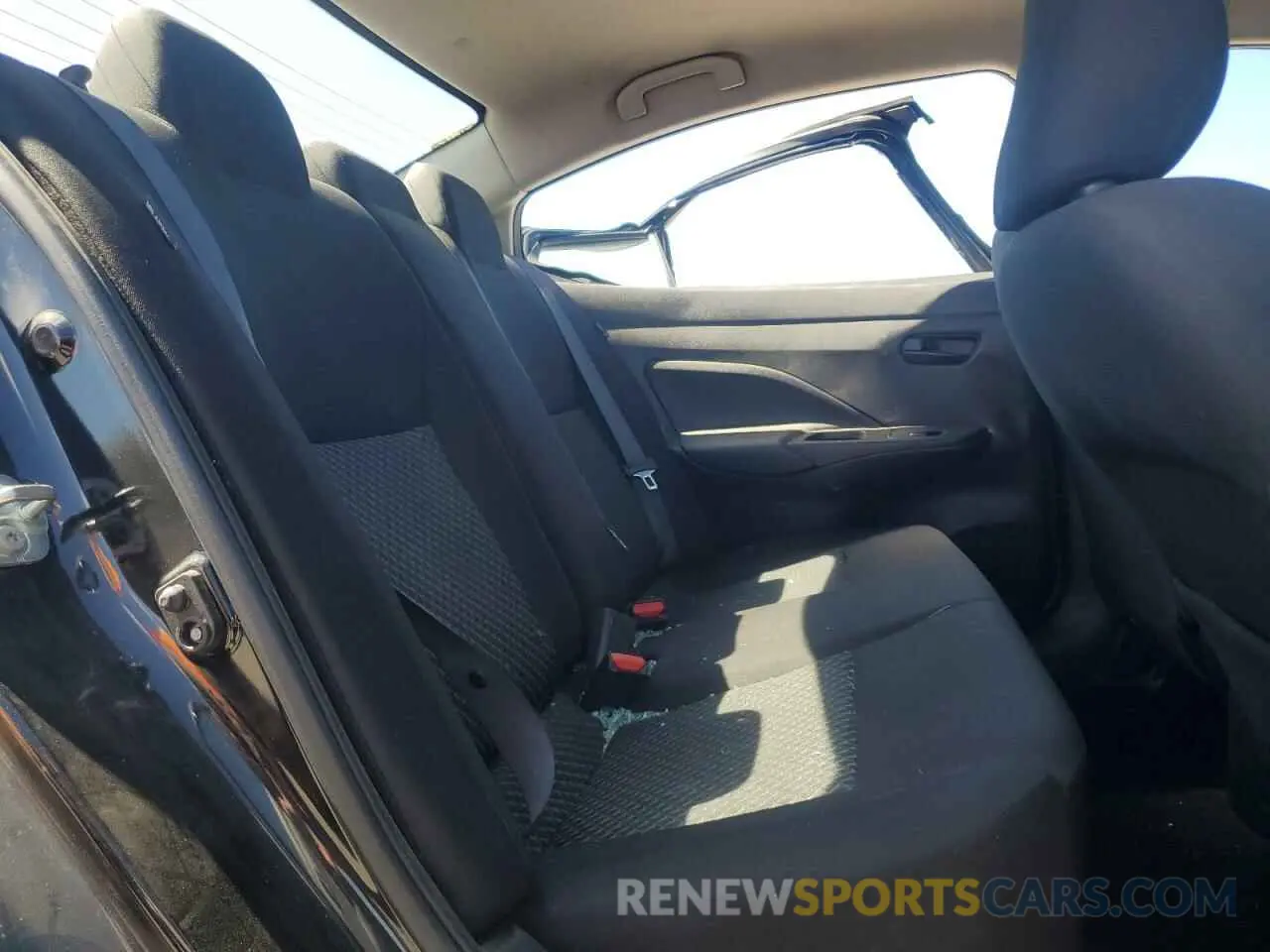 10 Photograph of a damaged car 3N1CN8DV1ML818383 NISSAN VERSA 2021