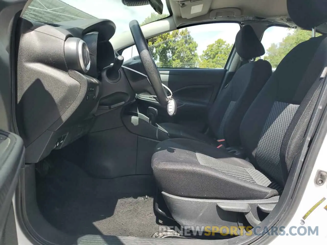 7 Photograph of a damaged car 3N1CN8DV2ML867463 NISSAN VERSA 2021