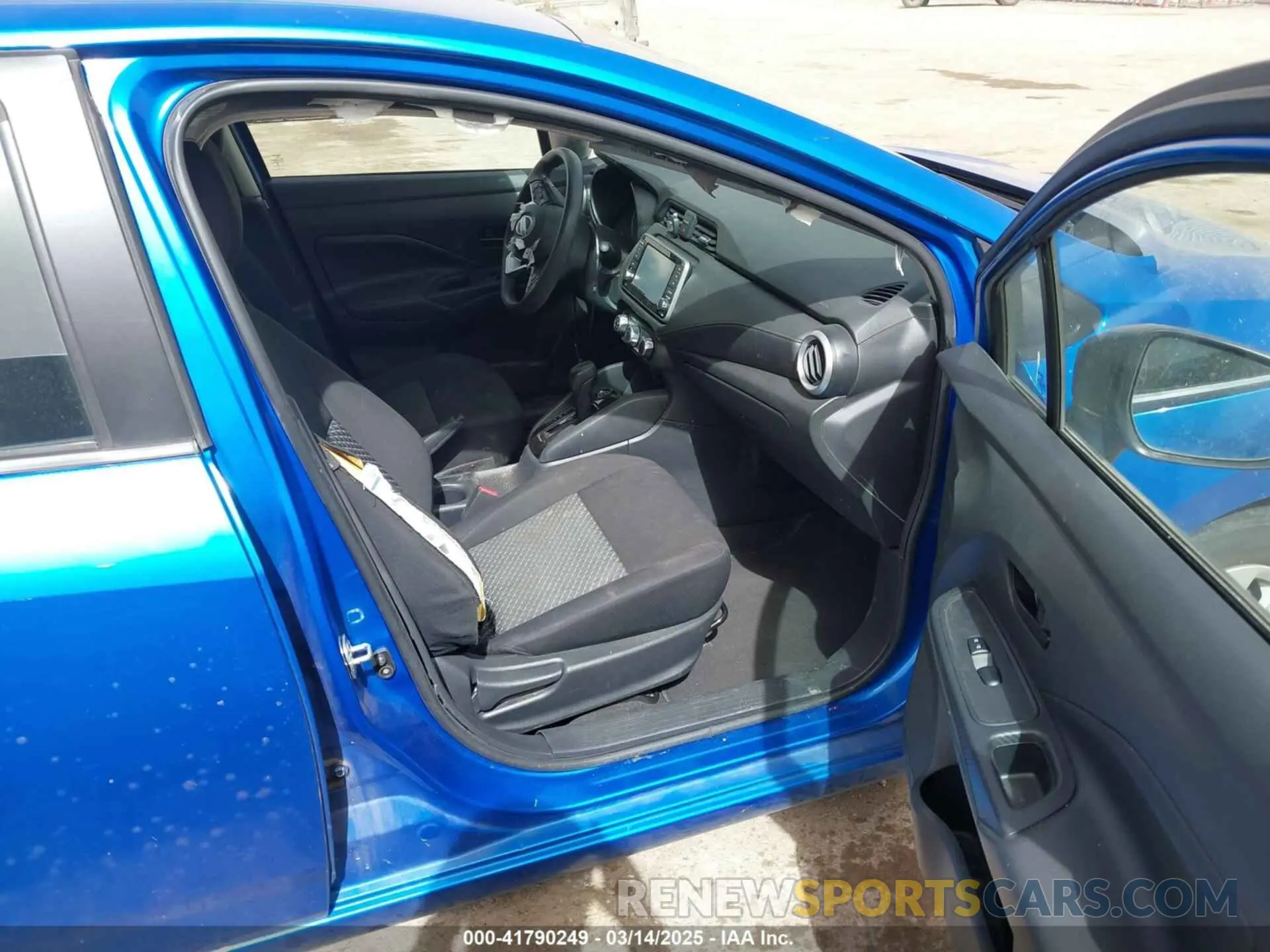5 Photograph of a damaged car 3N1CN8DV2ML893934 NISSAN VERSA 2021
