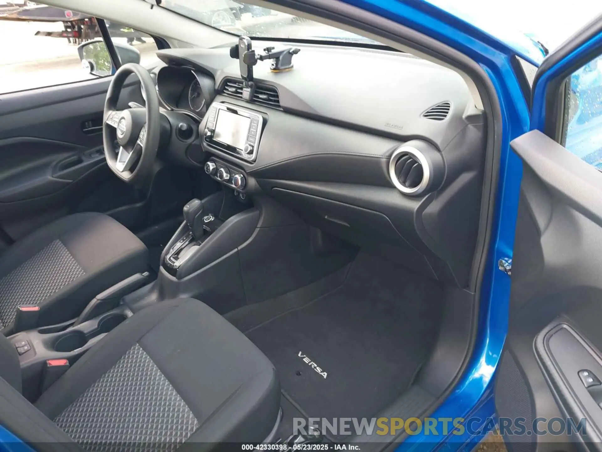 5 Photograph of a damaged car 3N1CN8DV2ML896624 NISSAN VERSA 2021