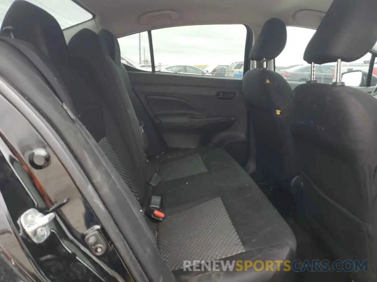 10 Photograph of a damaged car 3N1CN8DV3ML821771 NISSAN VERSA 2021