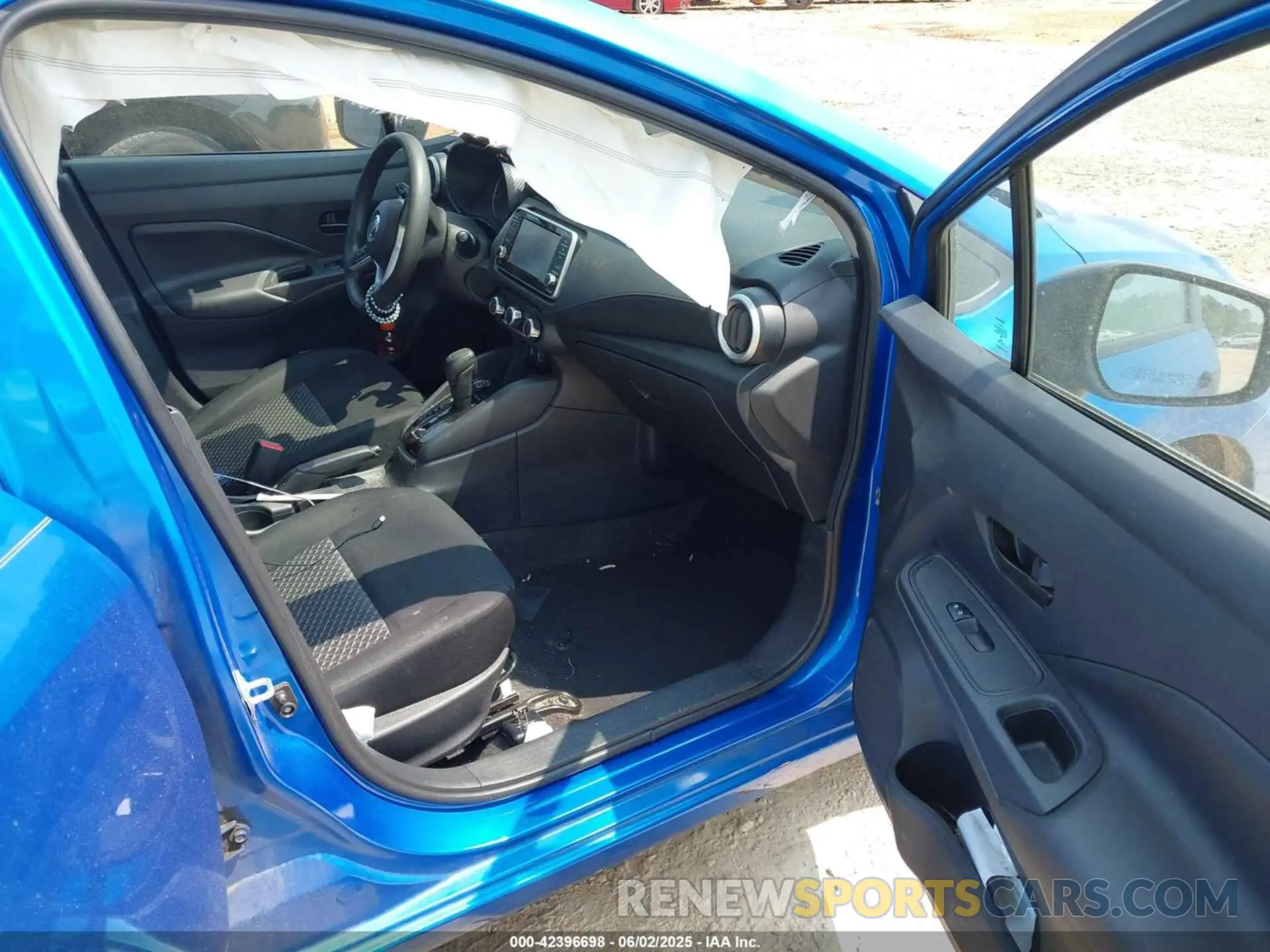 5 Photograph of a damaged car 3N1CN8DV3ML893070 NISSAN VERSA 2021