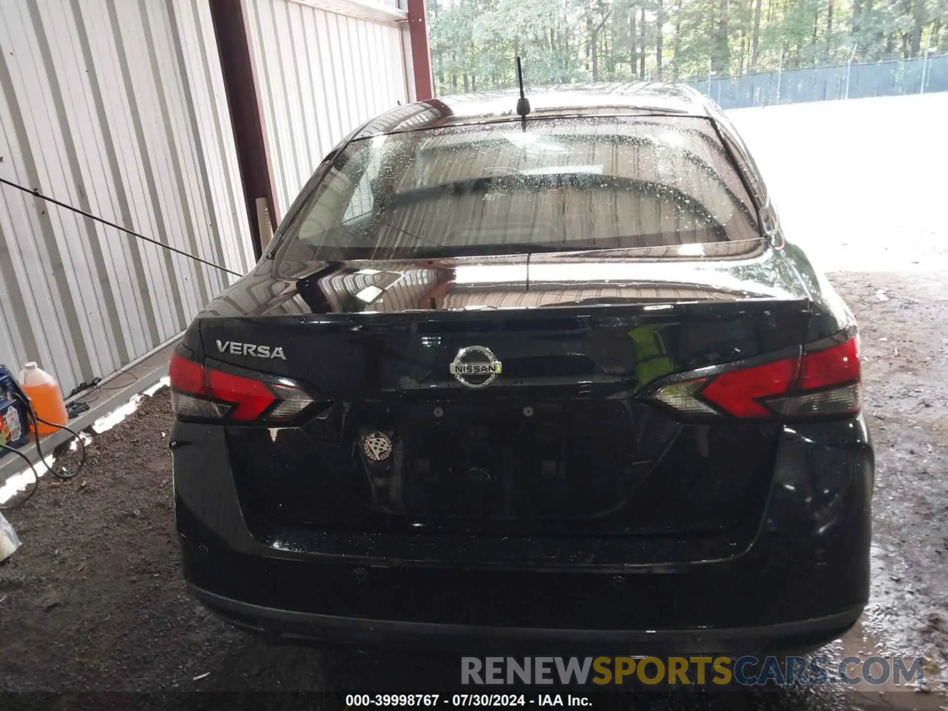 17 Photograph of a damaged car 3N1CN8DV4ML805837 NISSAN VERSA 2021