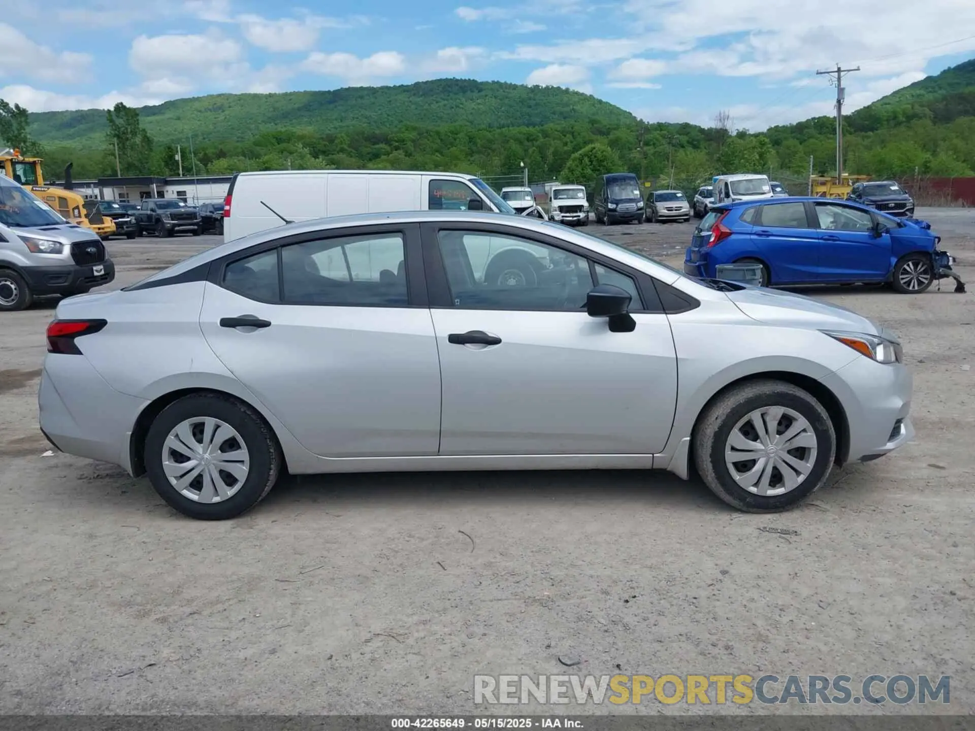 14 Photograph of a damaged car 3N1CN8DV4ML809483 NISSAN VERSA 2021