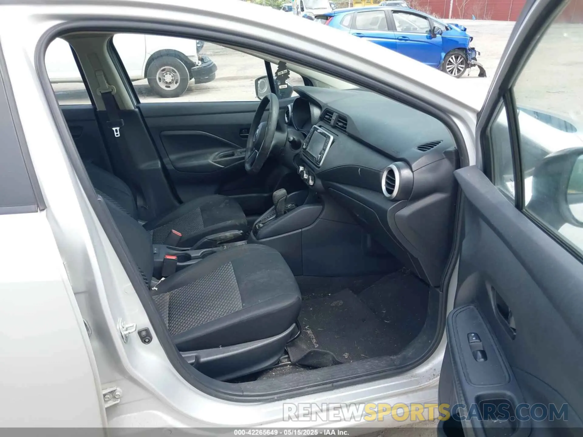 5 Photograph of a damaged car 3N1CN8DV4ML809483 NISSAN VERSA 2021