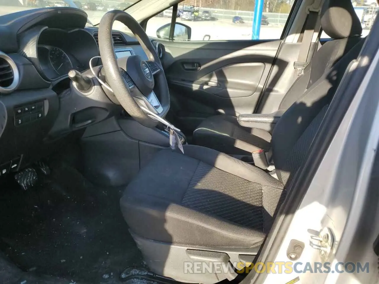 7 Photograph of a damaged car 3N1CN8DV5ML810738 NISSAN VERSA 2021