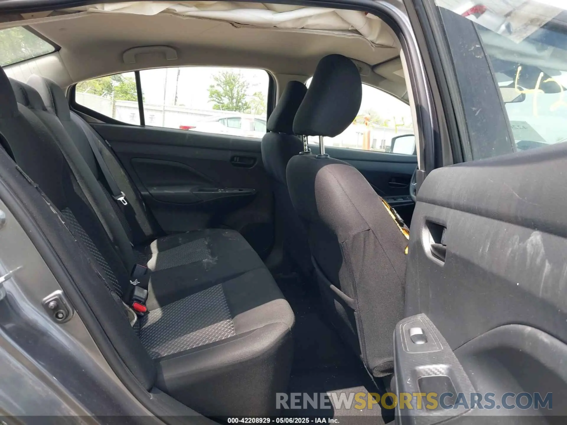 8 Photograph of a damaged car 3N1CN8DV5ML897136 NISSAN VERSA 2021