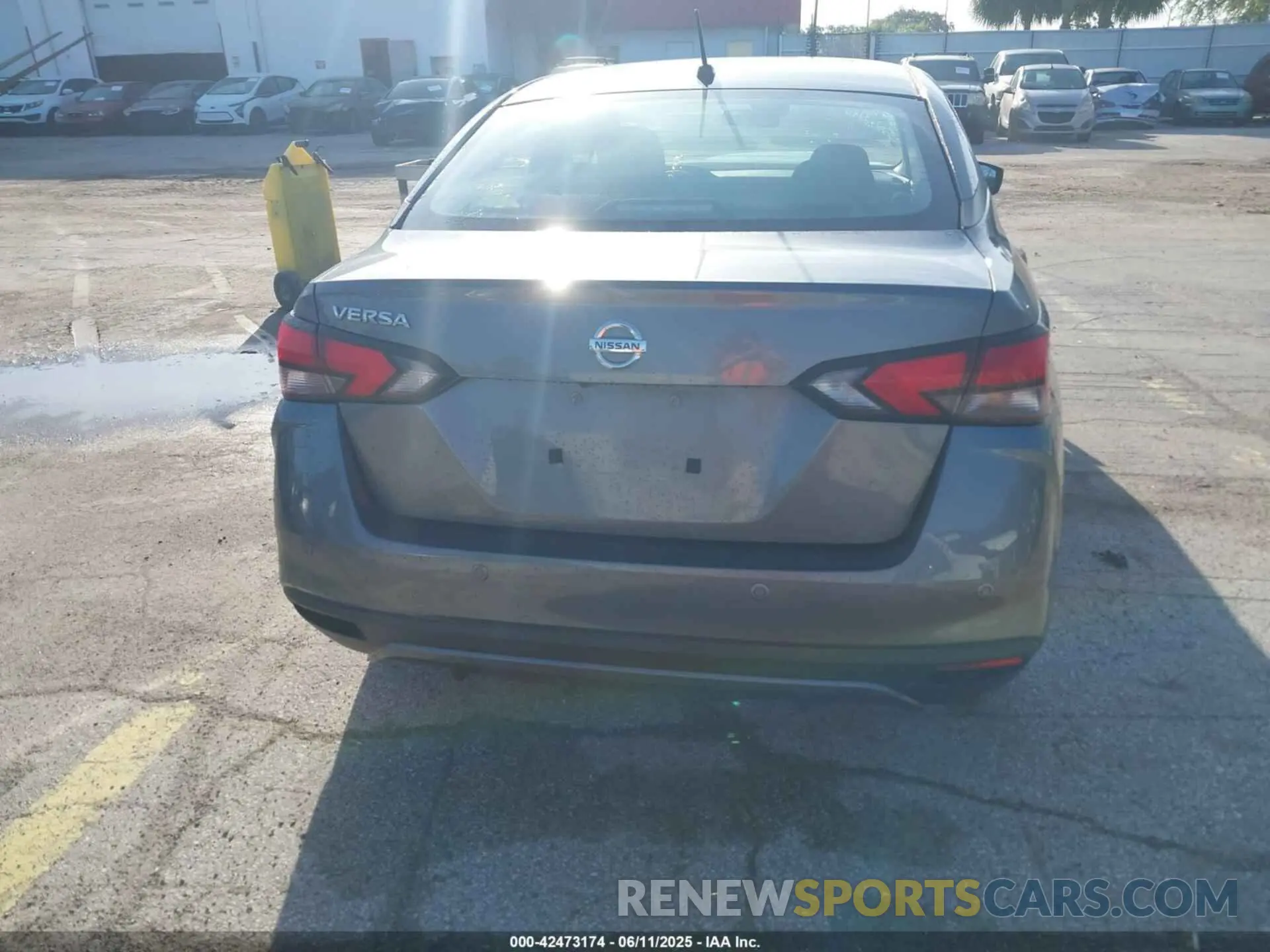 16 Photograph of a damaged car 3N1CN8DV7ML809106 NISSAN VERSA 2021