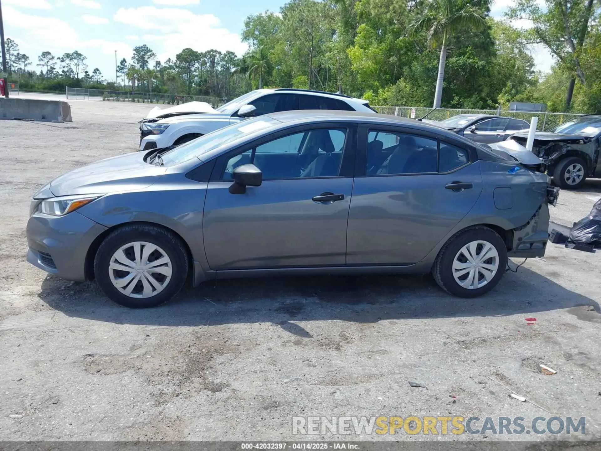 15 Photograph of a damaged car 3N1CN8DV7ML811678 NISSAN VERSA 2021