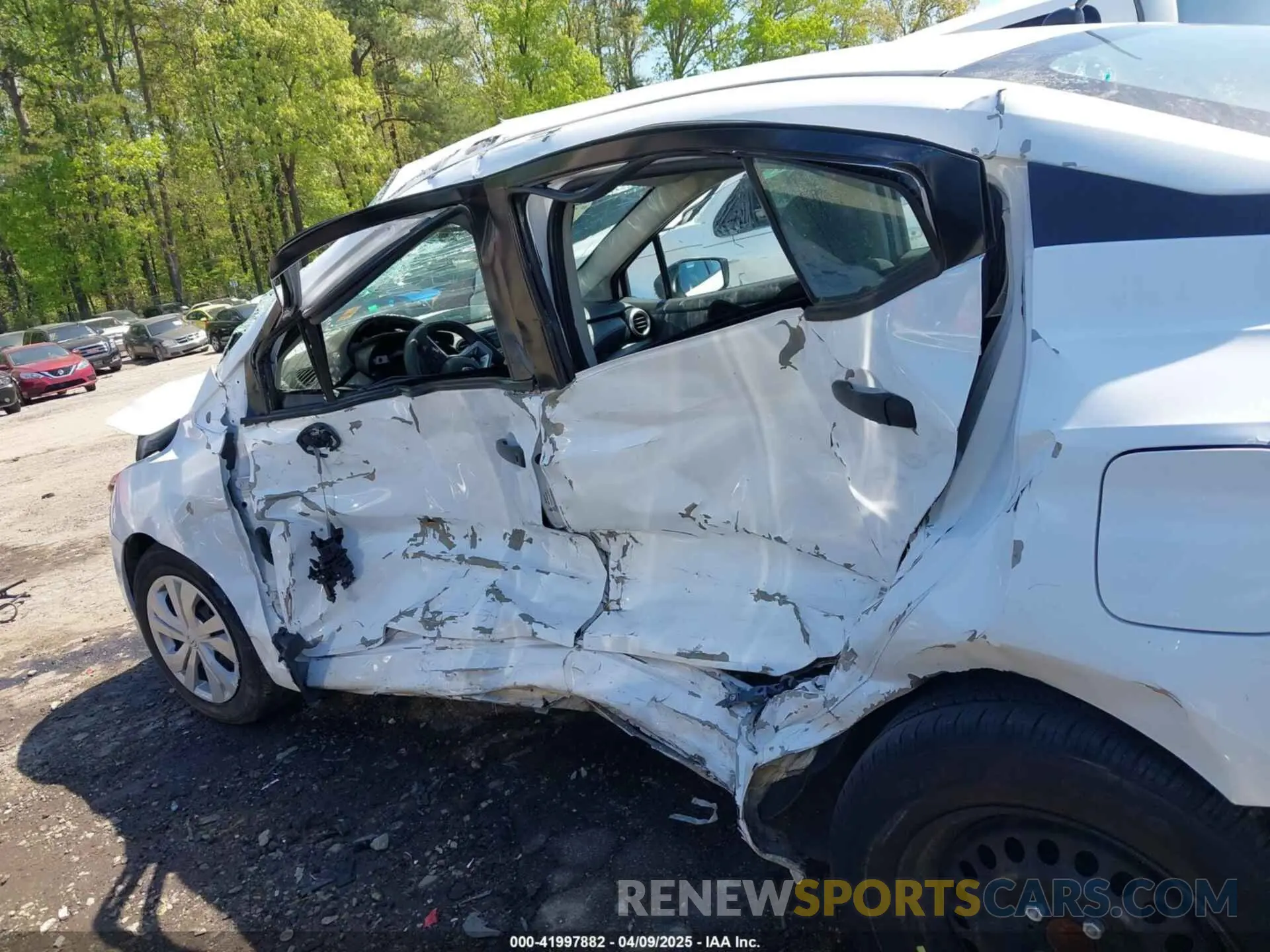 13 Photograph of a damaged car 3N1CN8DV7ML820705 NISSAN VERSA 2021