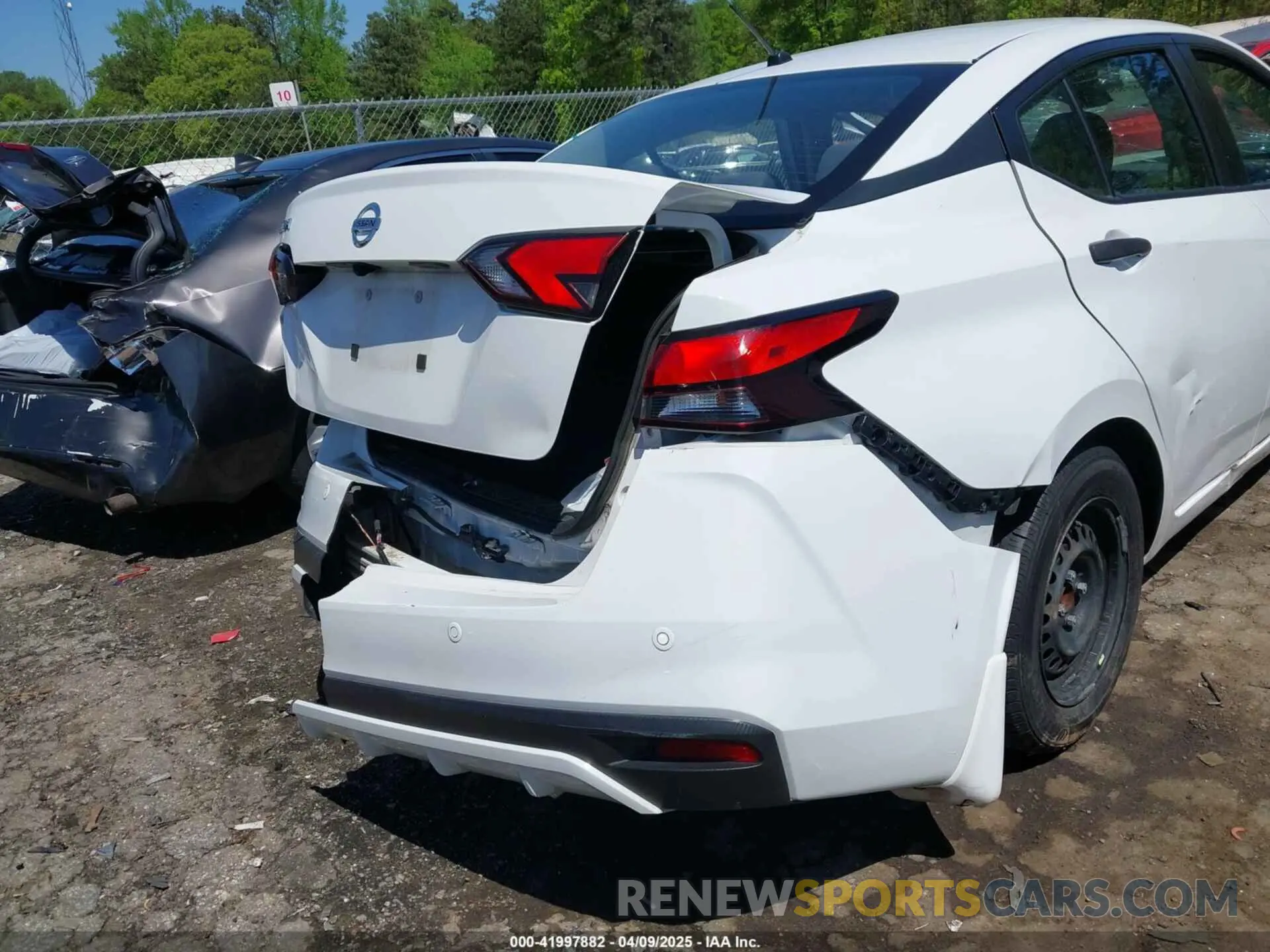 16 Photograph of a damaged car 3N1CN8DV7ML820705 NISSAN VERSA 2021