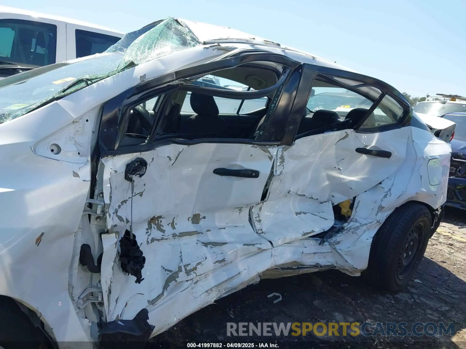 6 Photograph of a damaged car 3N1CN8DV7ML820705 NISSAN VERSA 2021
