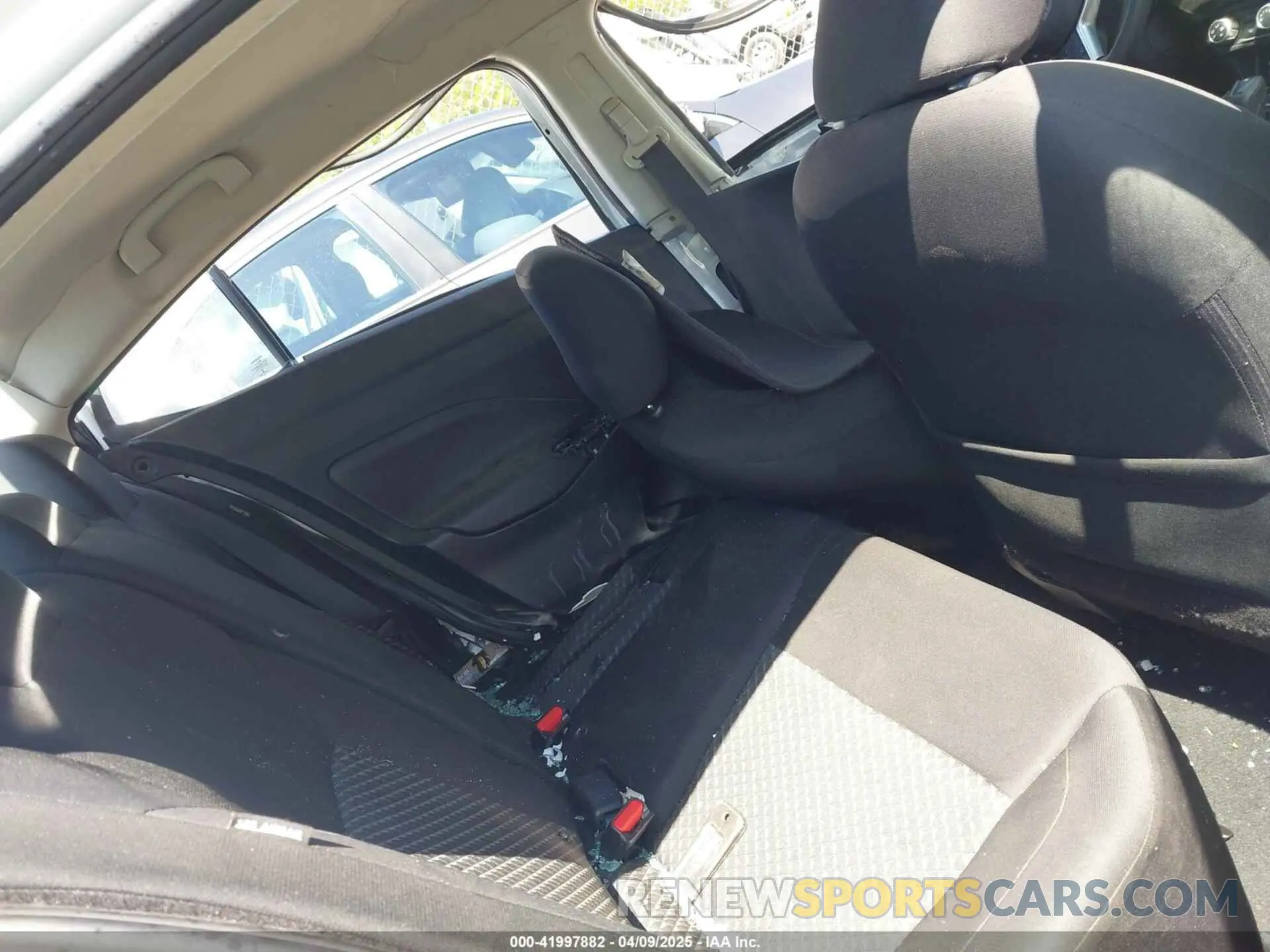 8 Photograph of a damaged car 3N1CN8DV7ML820705 NISSAN VERSA 2021