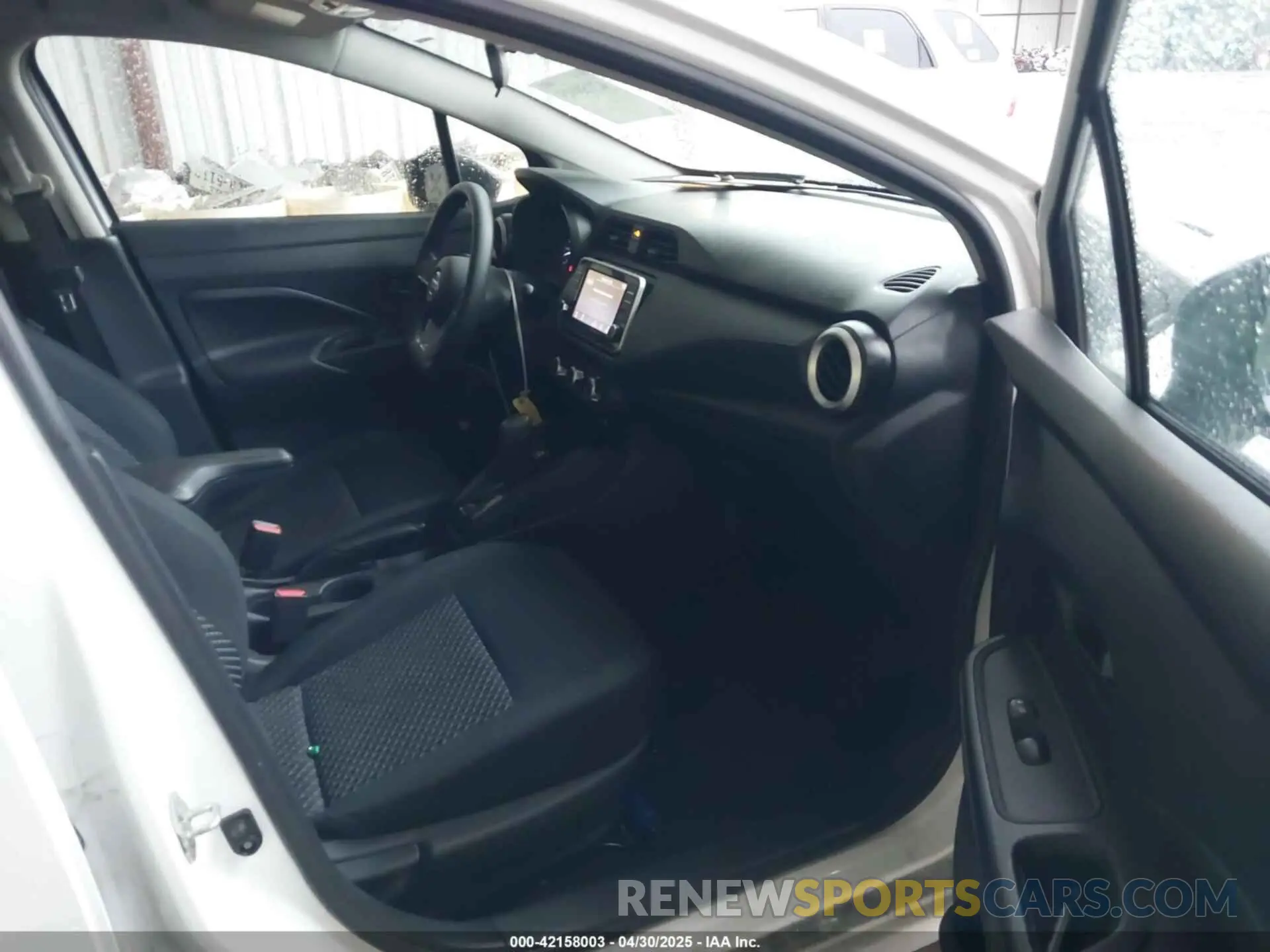 5 Photograph of a damaged car 3N1CN8DV7ML821143 NISSAN VERSA 2021