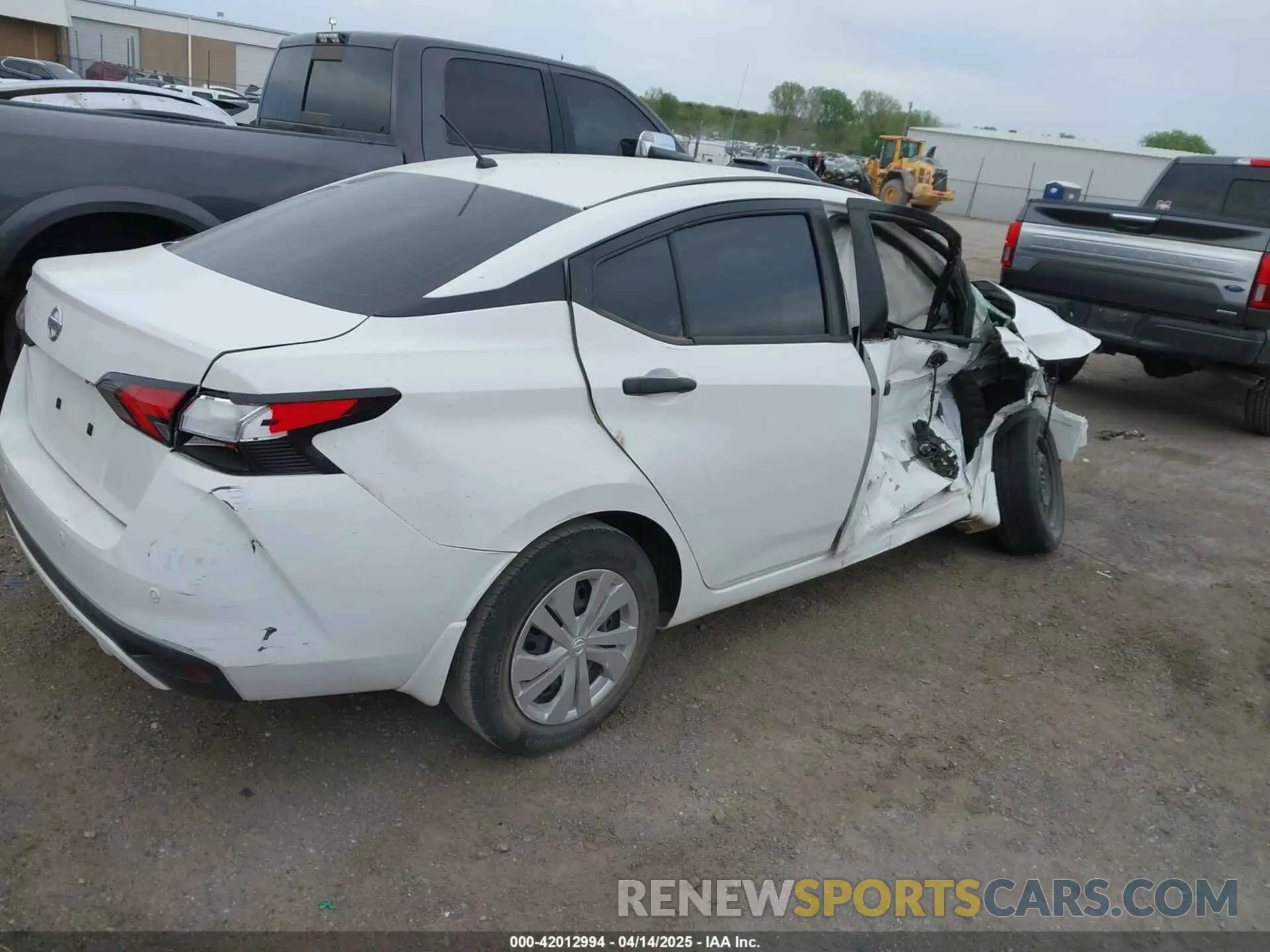 4 Photograph of a damaged car 3N1CN8DV7ML860153 NISSAN VERSA 2021