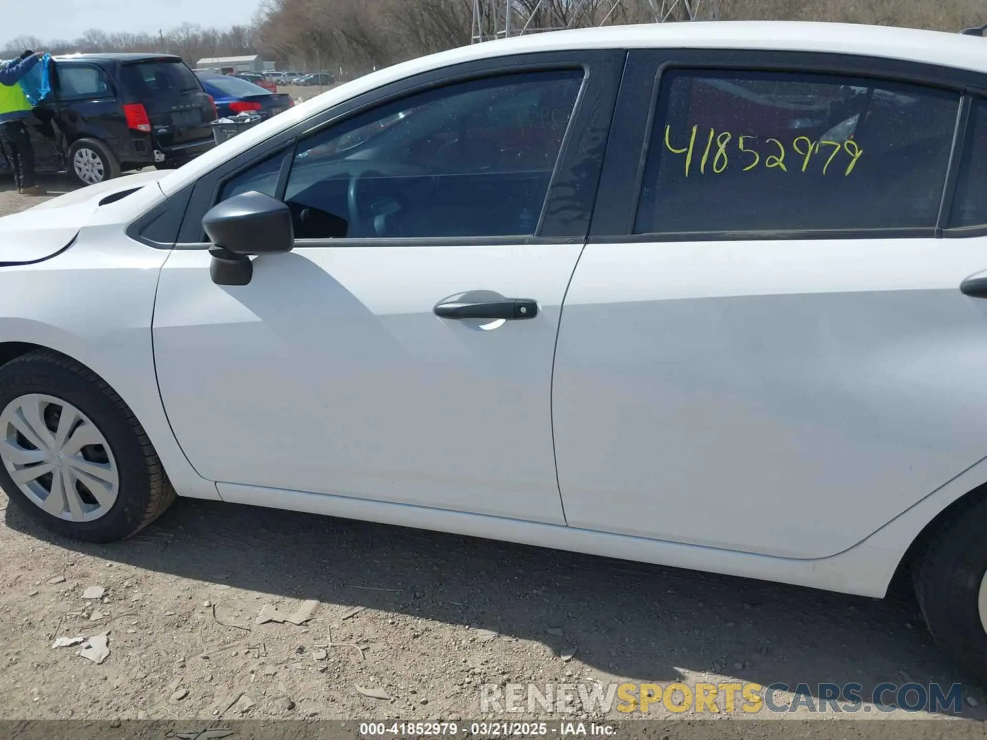 14 Photograph of a damaged car 3N1CN8DV8ML817330 NISSAN VERSA 2021